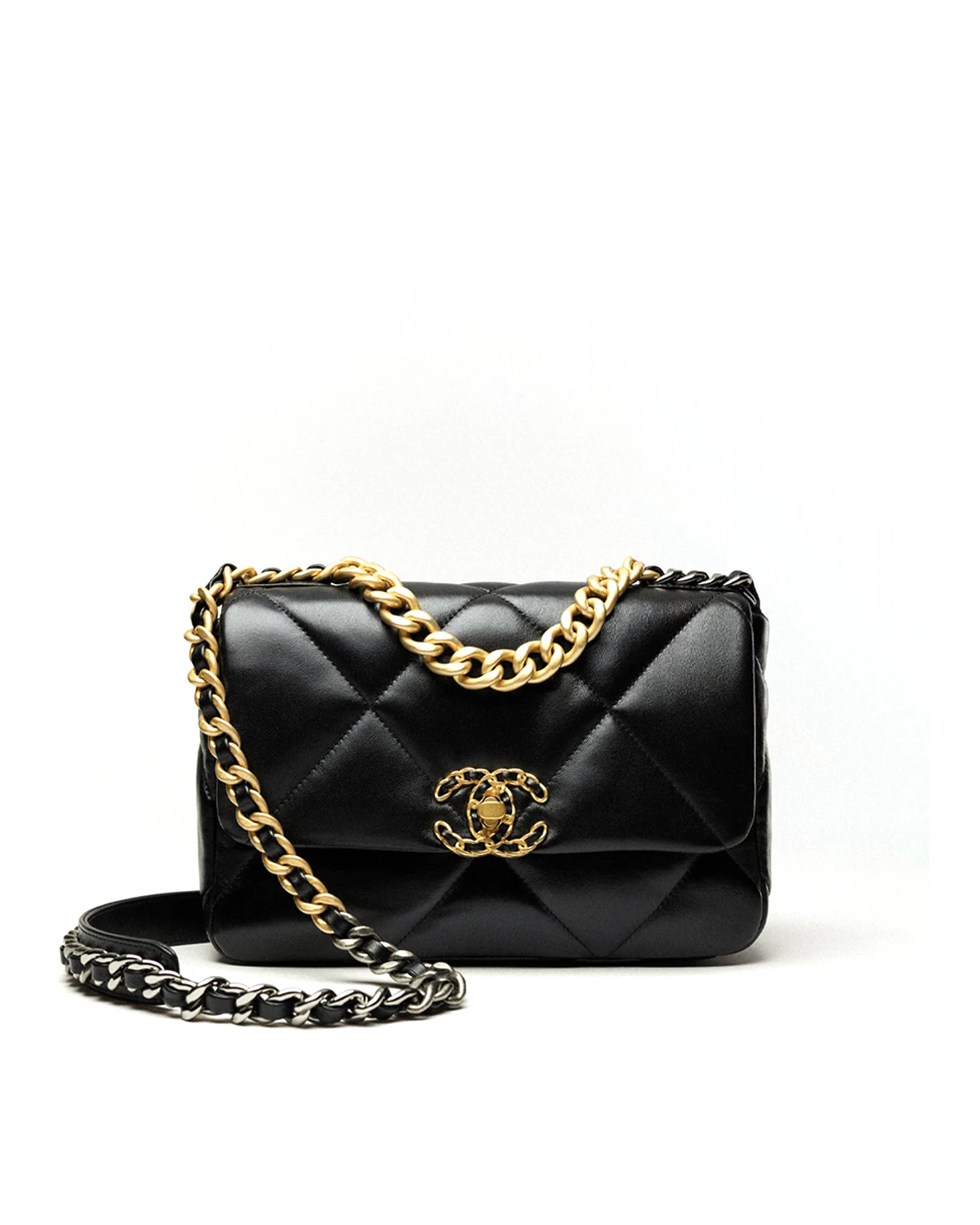 19 Handbag Shiny Lambskin “Black”