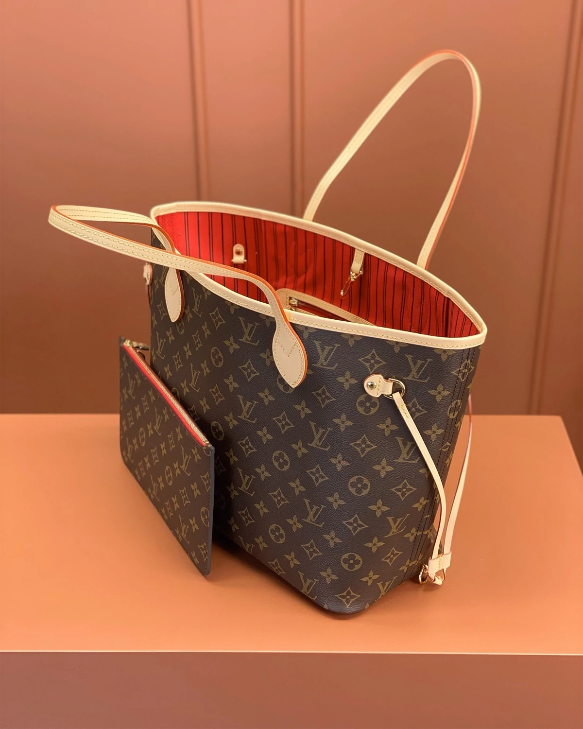 Rebce Neverfull MM ”Cerise Red“