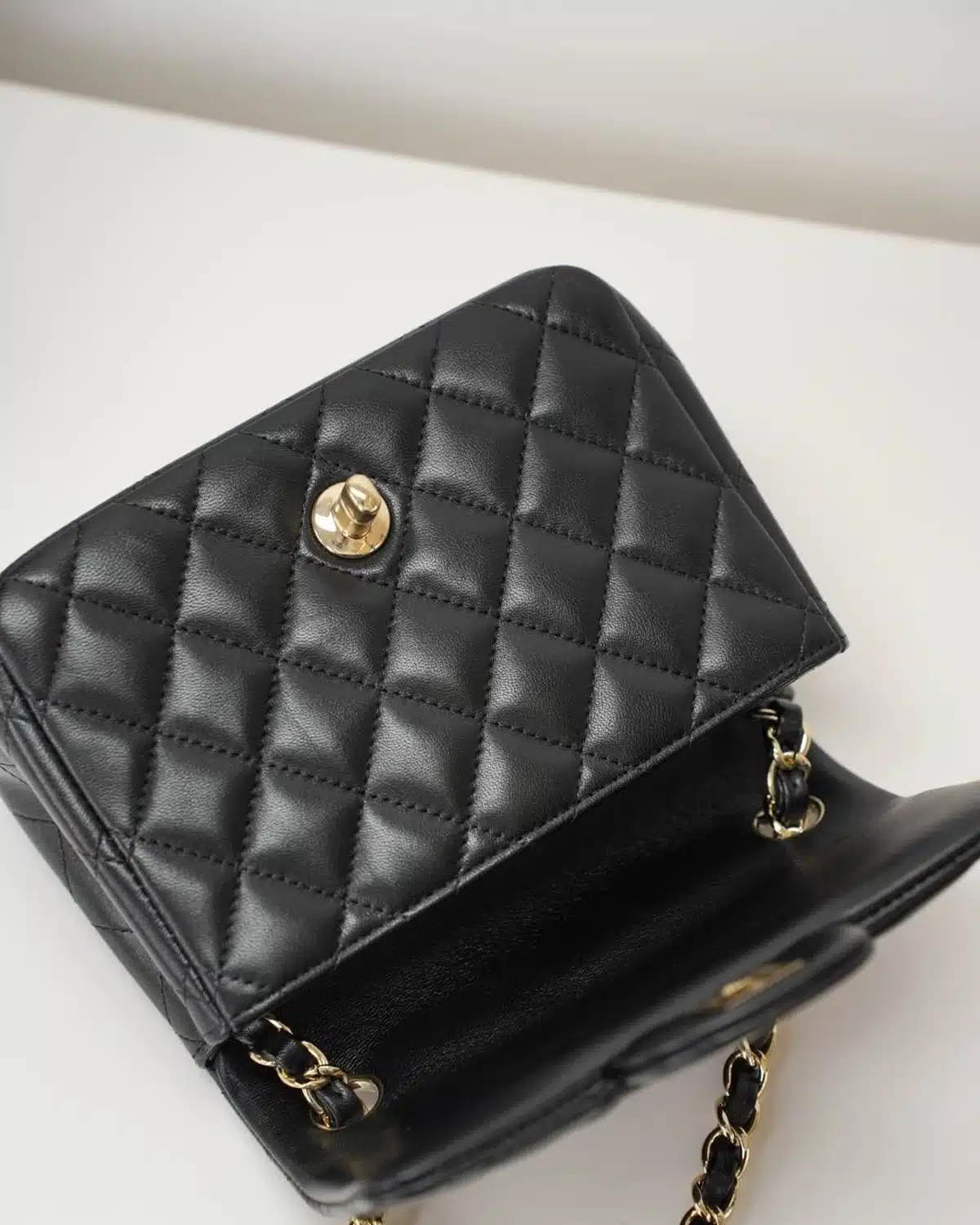 Mini Classic Handbag Lambskin Black