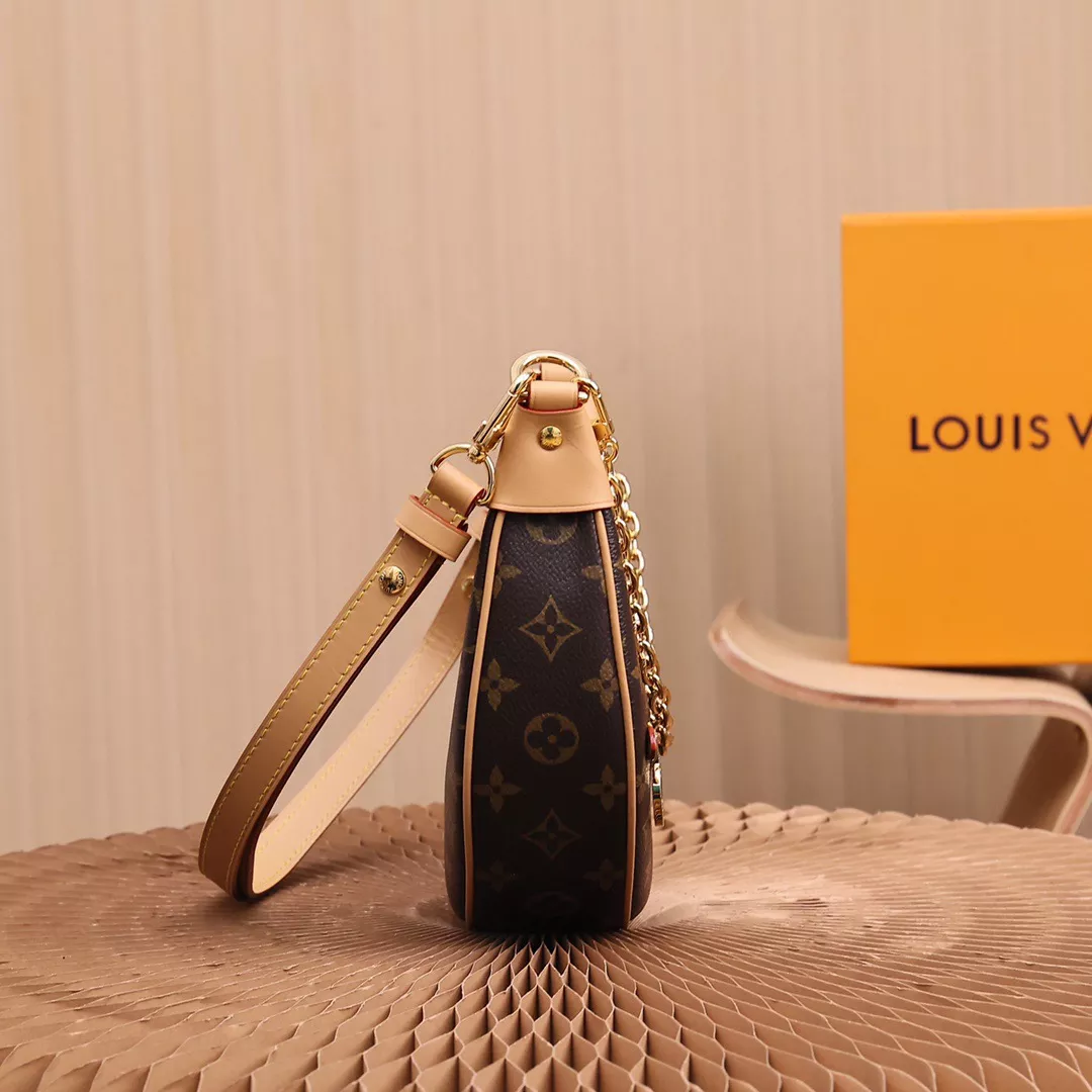 rebce, All Bags, Shoulder & Crossbody Bags, Everyday Essentials Loop Shoulder Bag “Monogram”