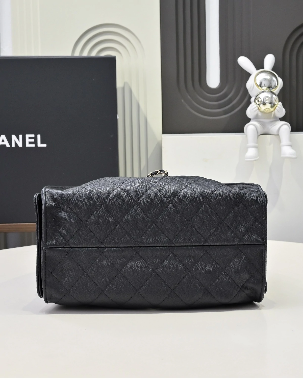 25 Small Handbag Rebce “Black”-Grained Calfskin & Gold-Tone Metal