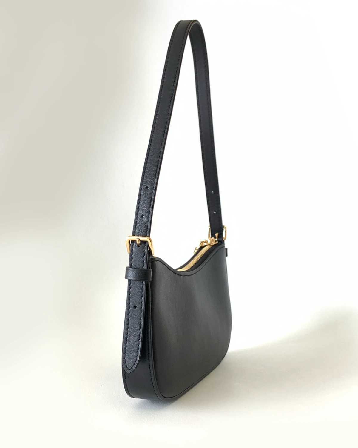 Rebce Pochette LV BLoom “Black”