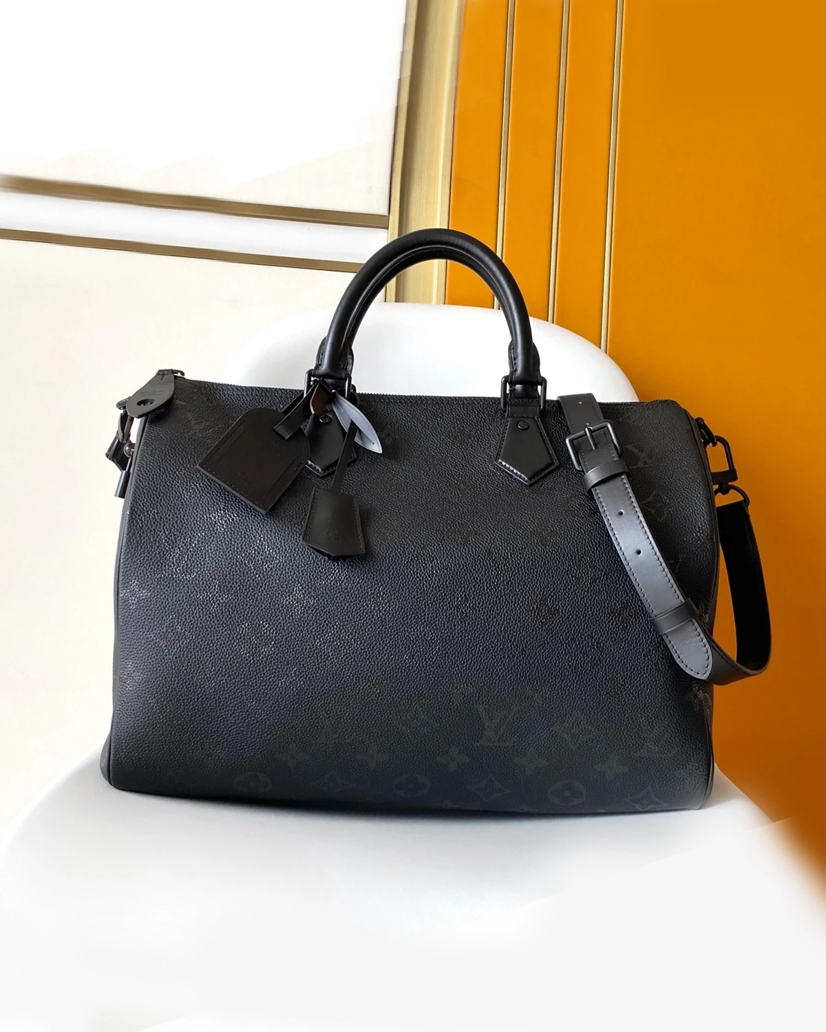 Speedy P9 Bandoulière 40 “Ultra Black”