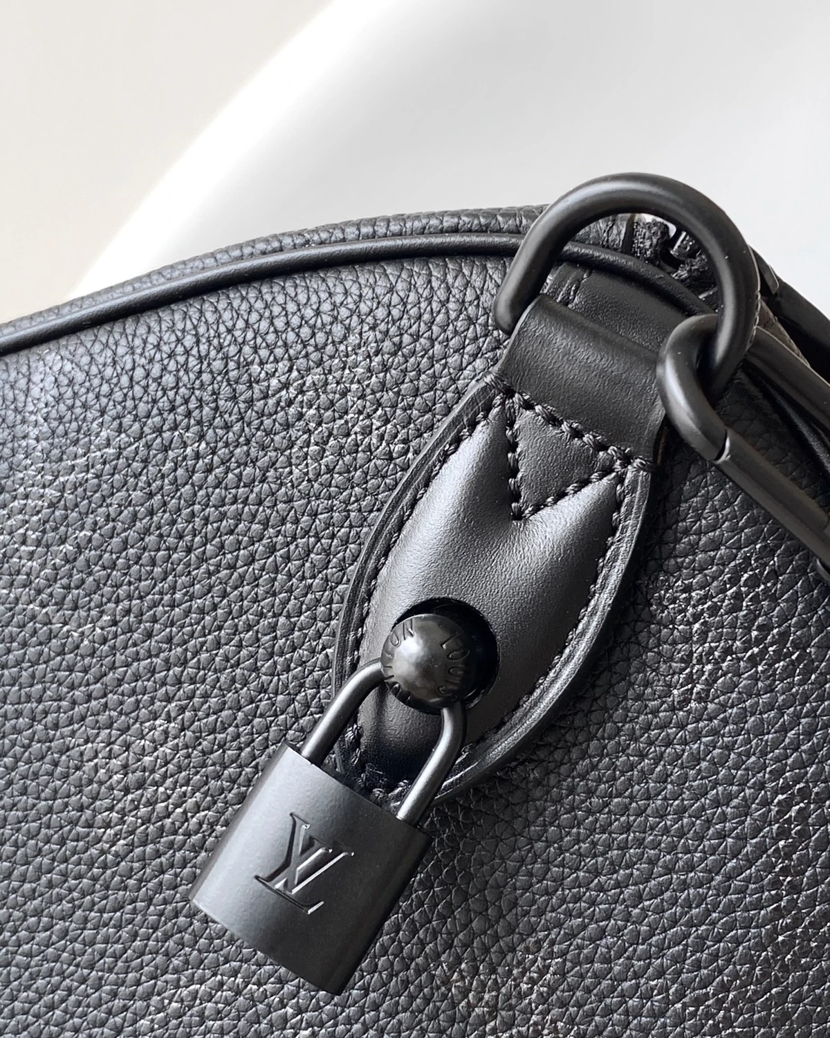 Speedy P9 Bandoulière 40 “Ultra Black”