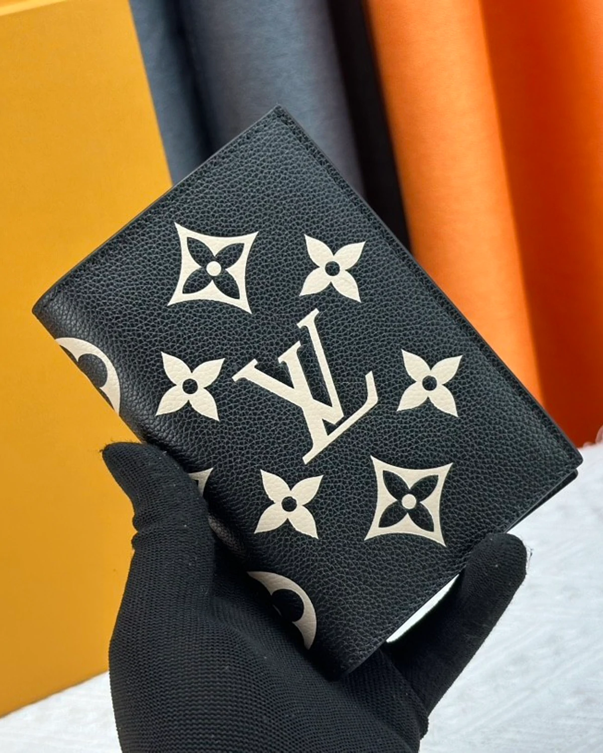 Empreinte Monogram Giant Passport Cover “Black Beige”
