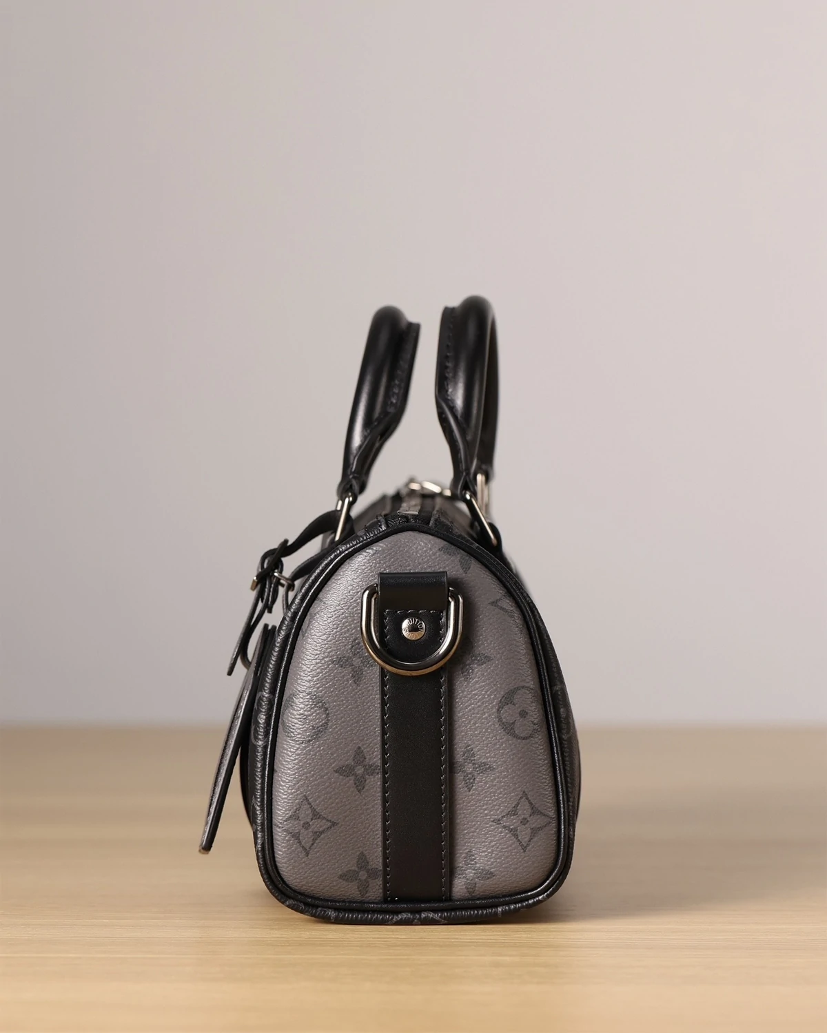 Keepall Bandoulière 25 “Monogram Eclipse”