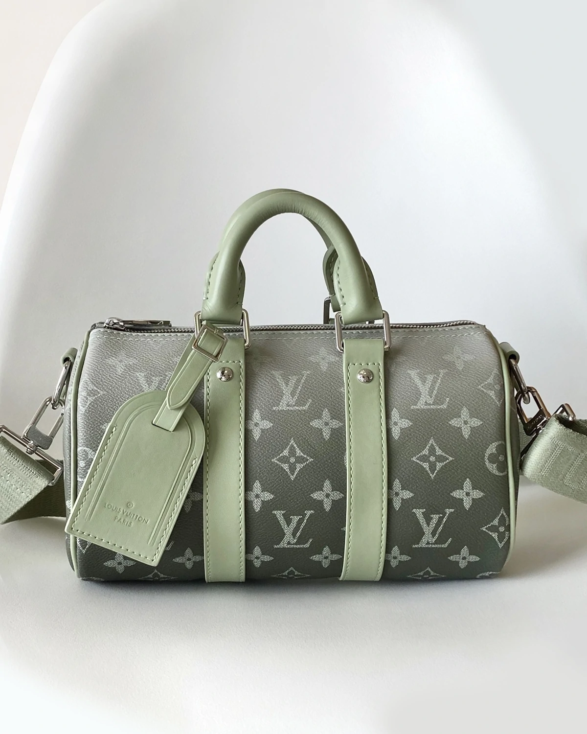 Keepall Bandouliere 25 “Monogram Gradient”