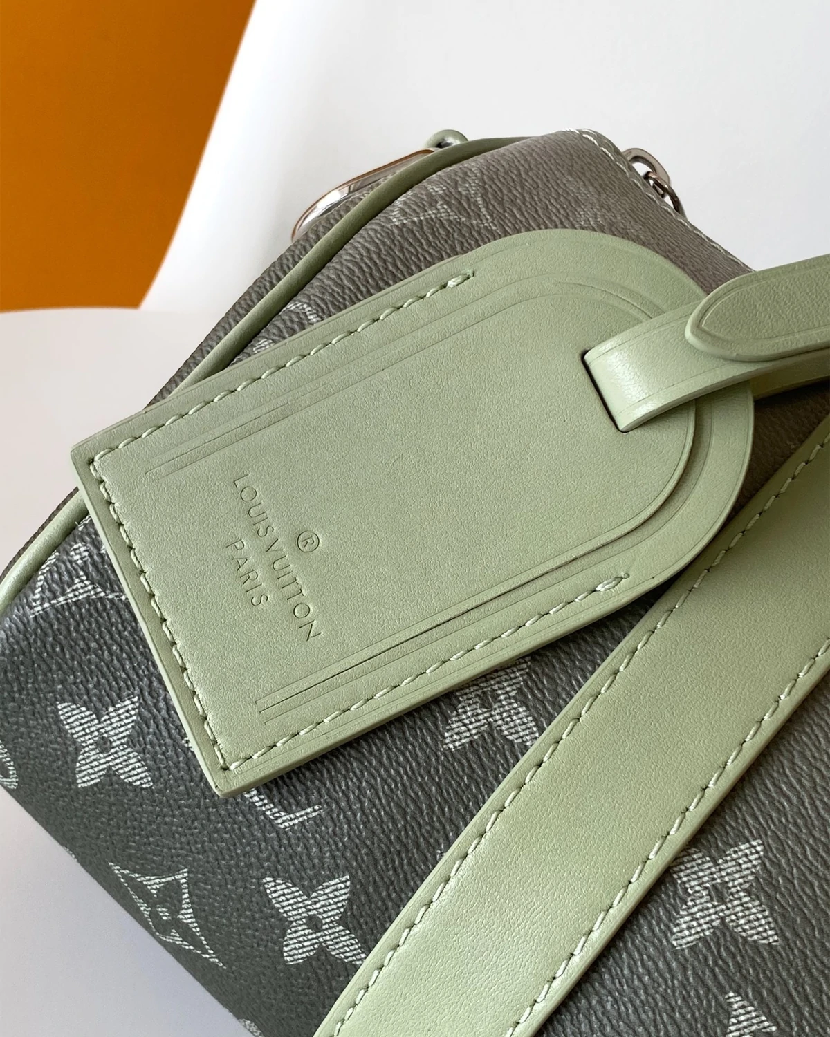 Keepall Bandouliere 25 “Monogram Gradient”