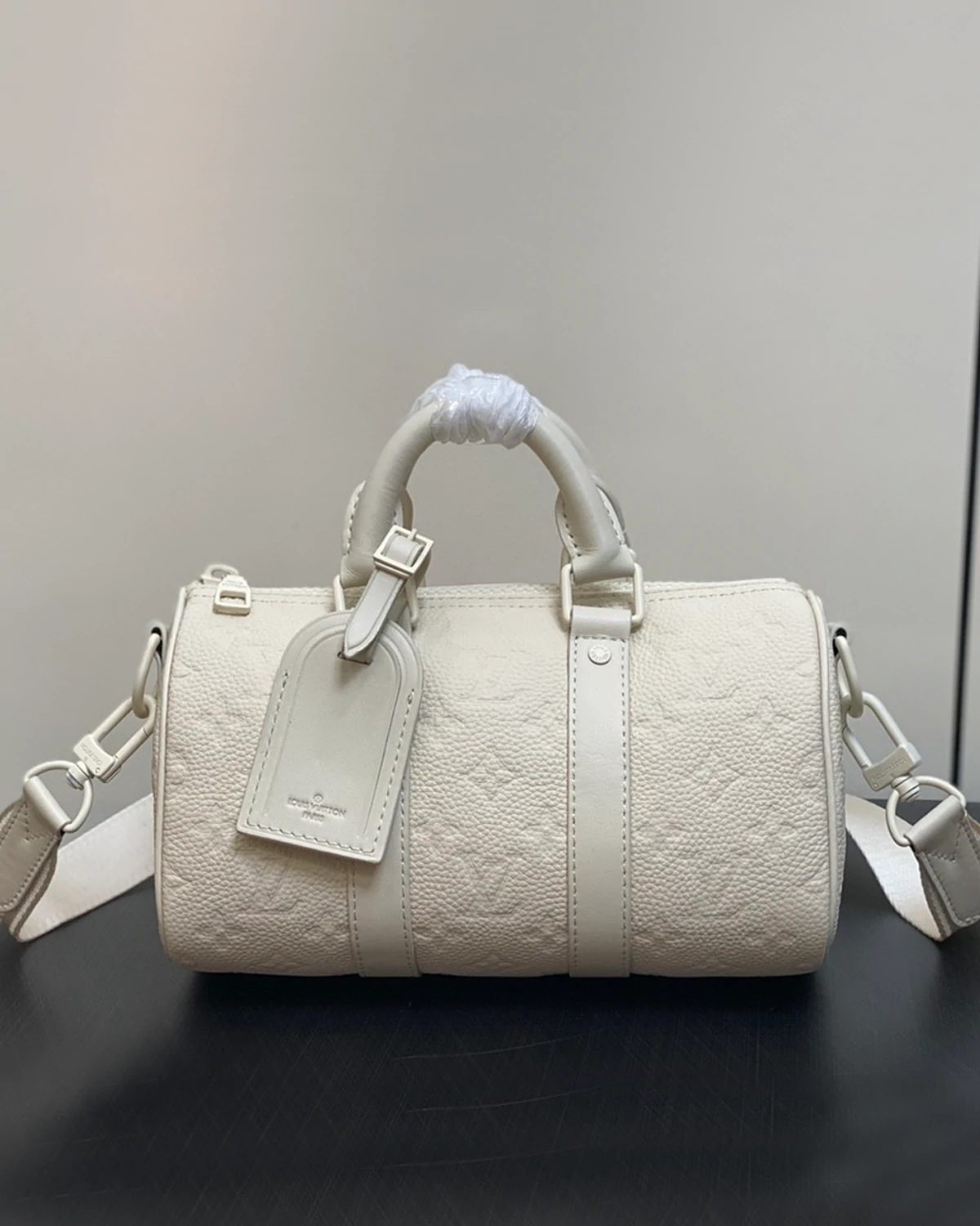Keepall Bandoulière 25 “Monogram Taurillon Leather White”