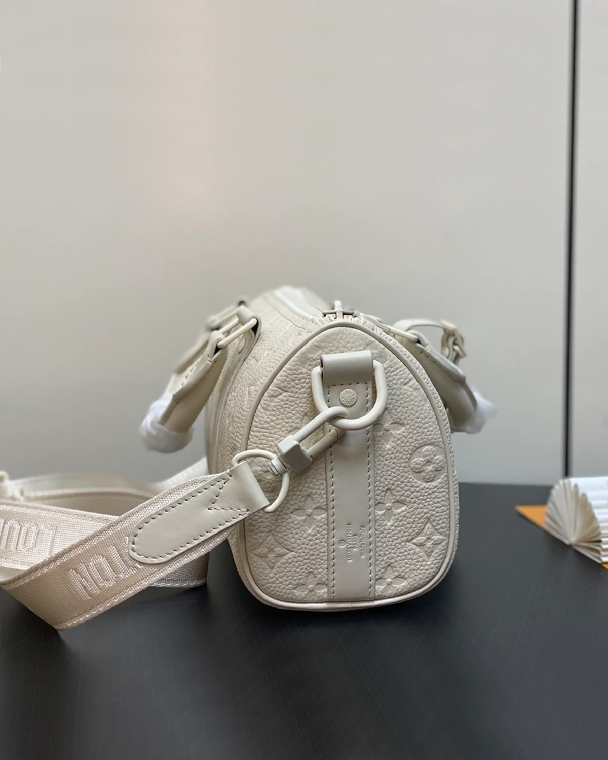 Keepall Bandoulière 25 “Monogram Taurillon Leather White”