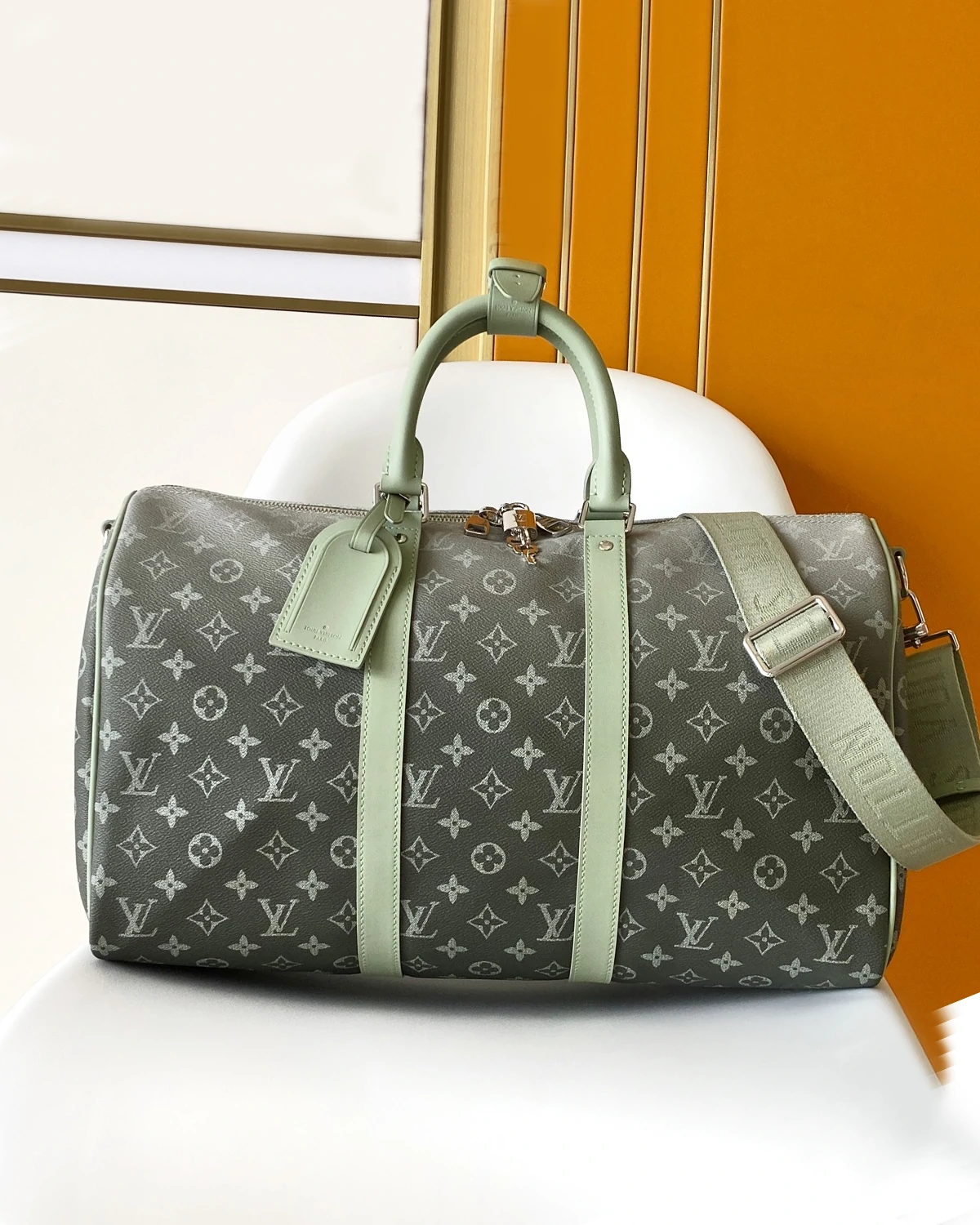 Keepall Bandoulière 45 “Gradient green”