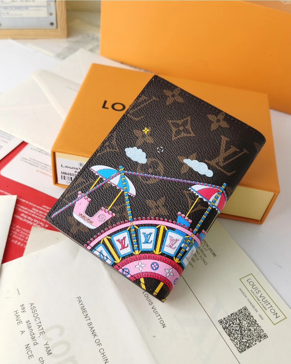 monogram-2020-christmas-animation-big-wheel passport-cover-rose-ballerine (4) Monogram 2020 Christmas Animation Big Wheel Passport Cover Rose Ballerine