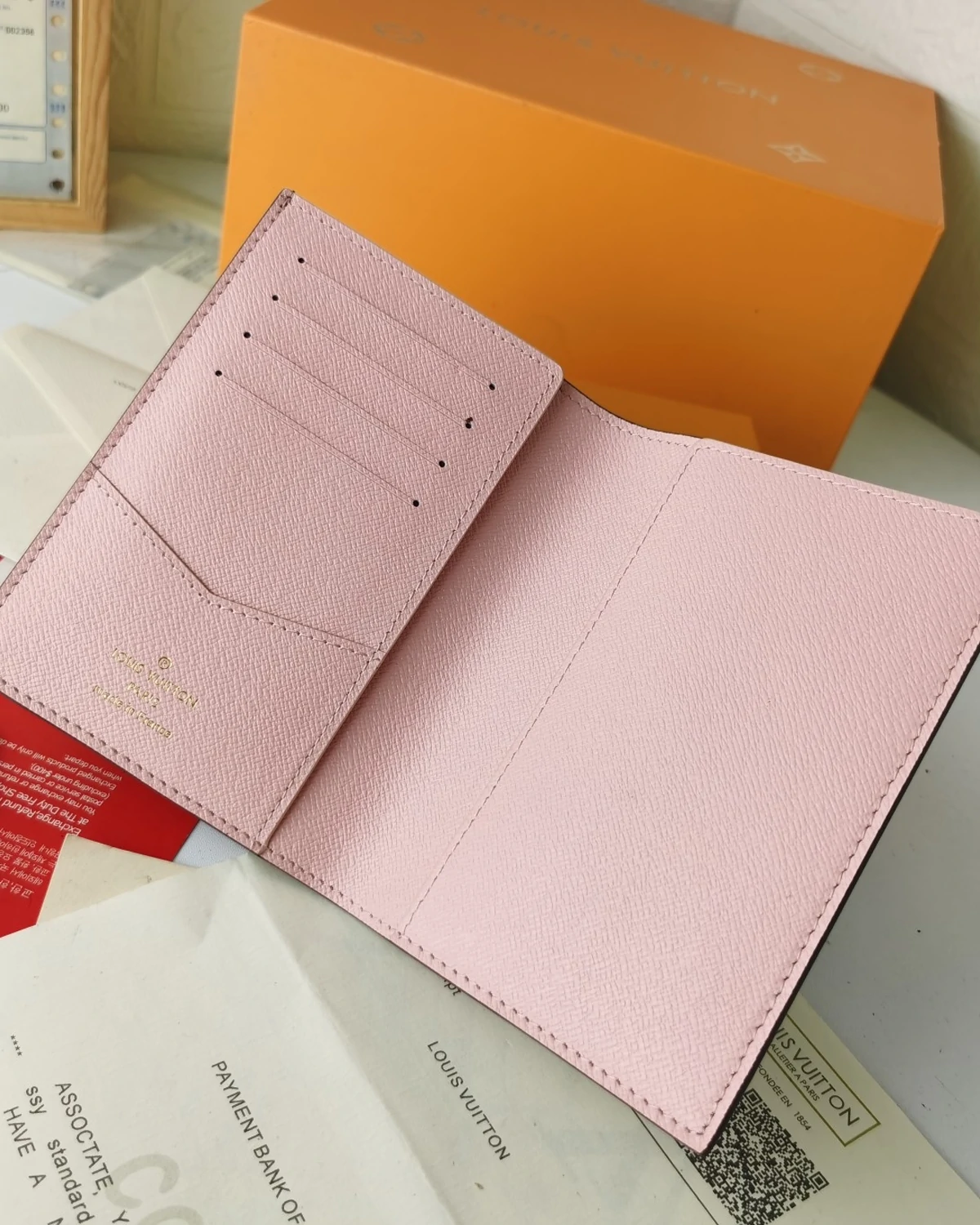 monogram-2020-christmas-animation-big-wheel passport-cover-rose-ballerine (5) Monogram 2020 Christmas Animation Big Wheel Passport Cover Rose Ballerine