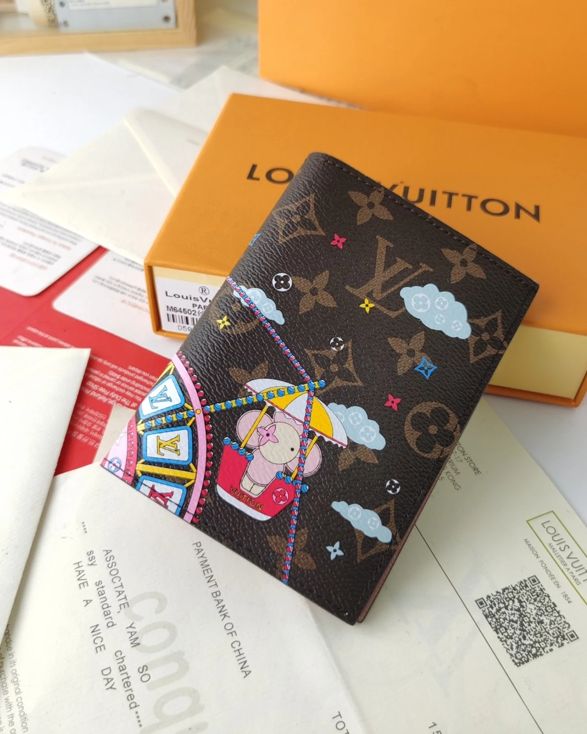 monogram-2020-christmas-animation-big-wheel passport-cover-rose-ballerine (6) Monogram 2020 Christmas Animation Big Wheel Passport Cover Rose Ballerine
