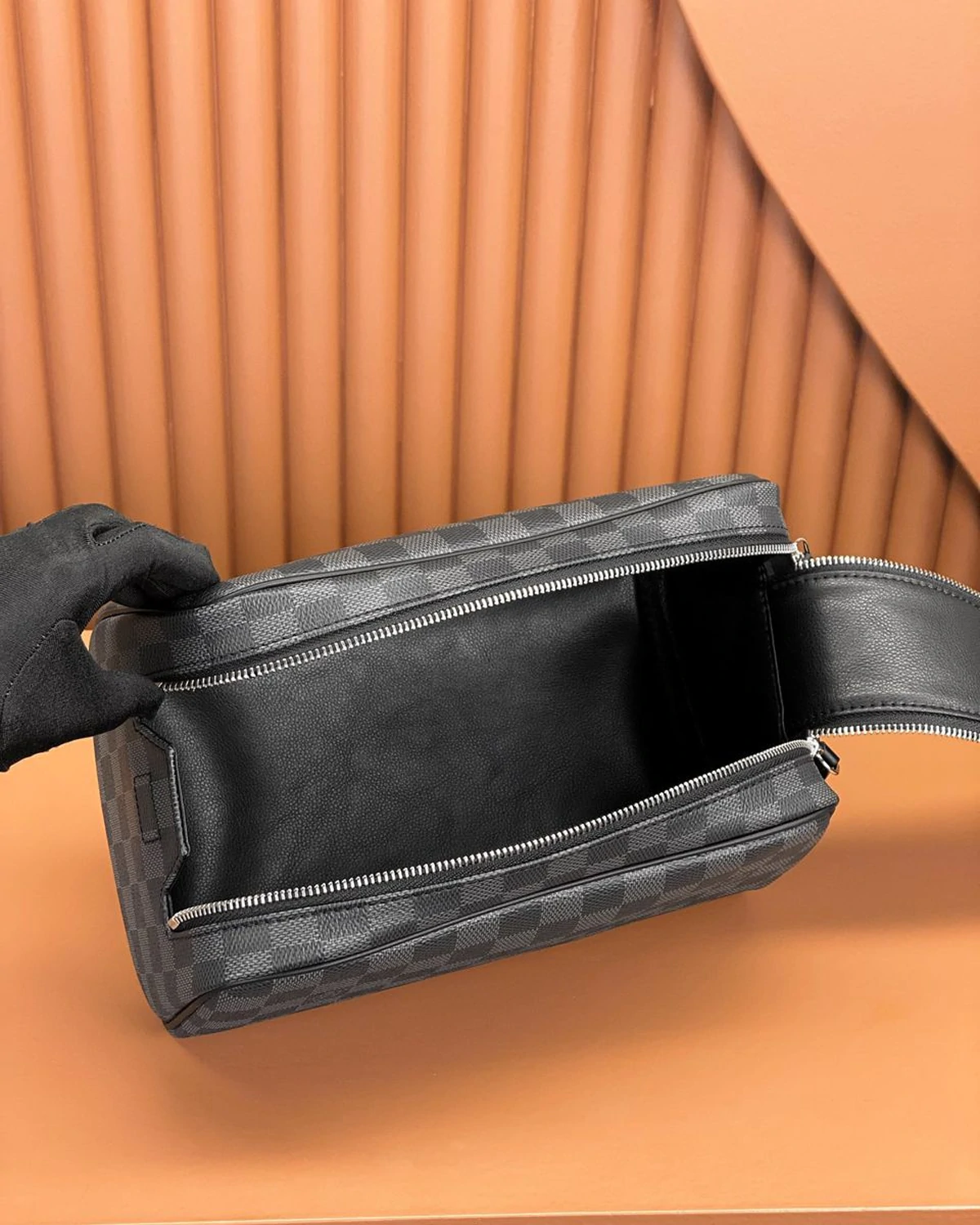 dopp-kit-toilet-pouch (1)