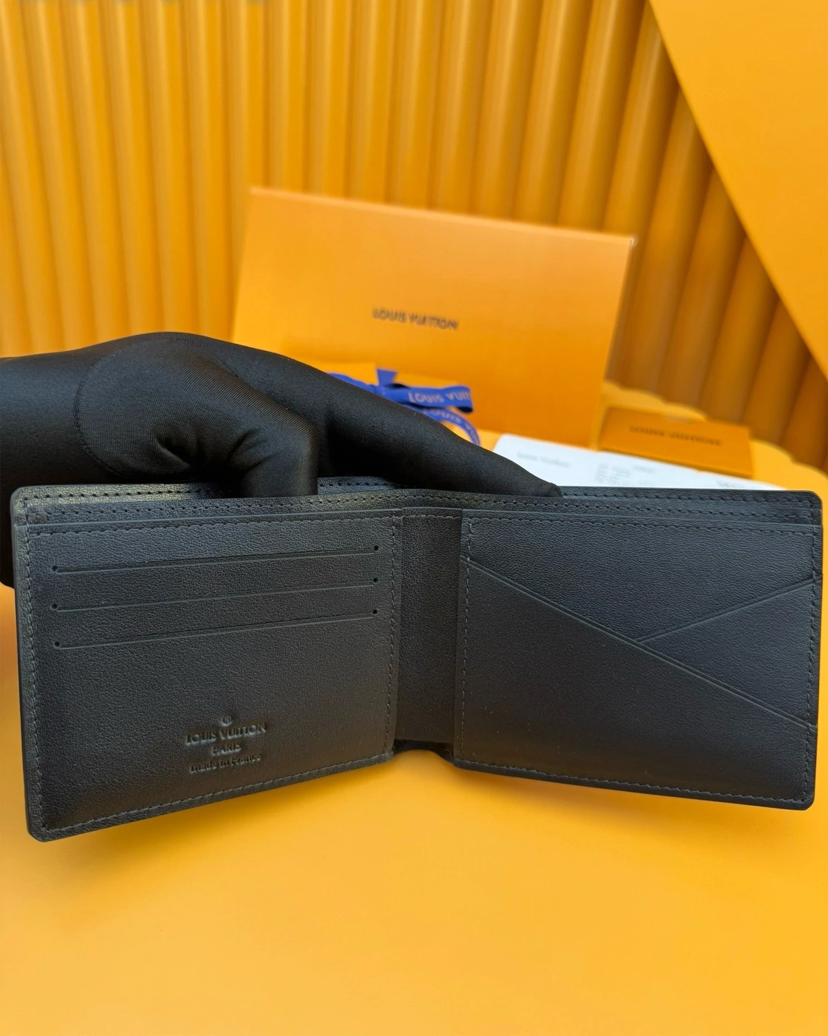 Multiple Wallet “Monogram Taurillon Leather Black”