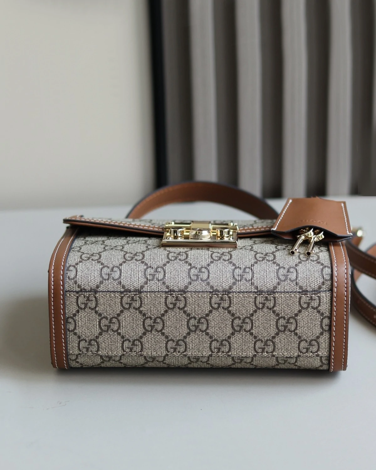 Padlock small top handle bag