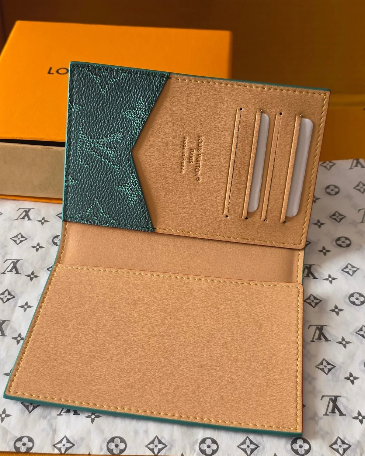 Passport Cover “Epicea”