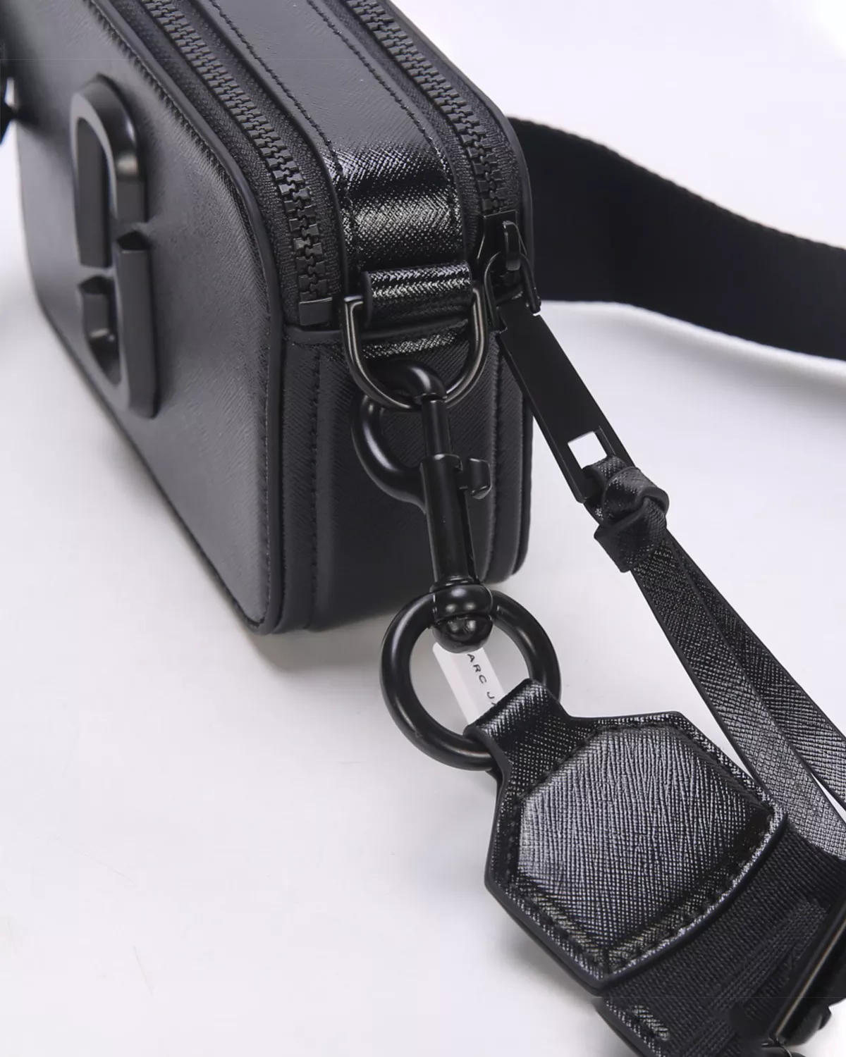 Snapshot DTM “Tonal Saffiano Leather”