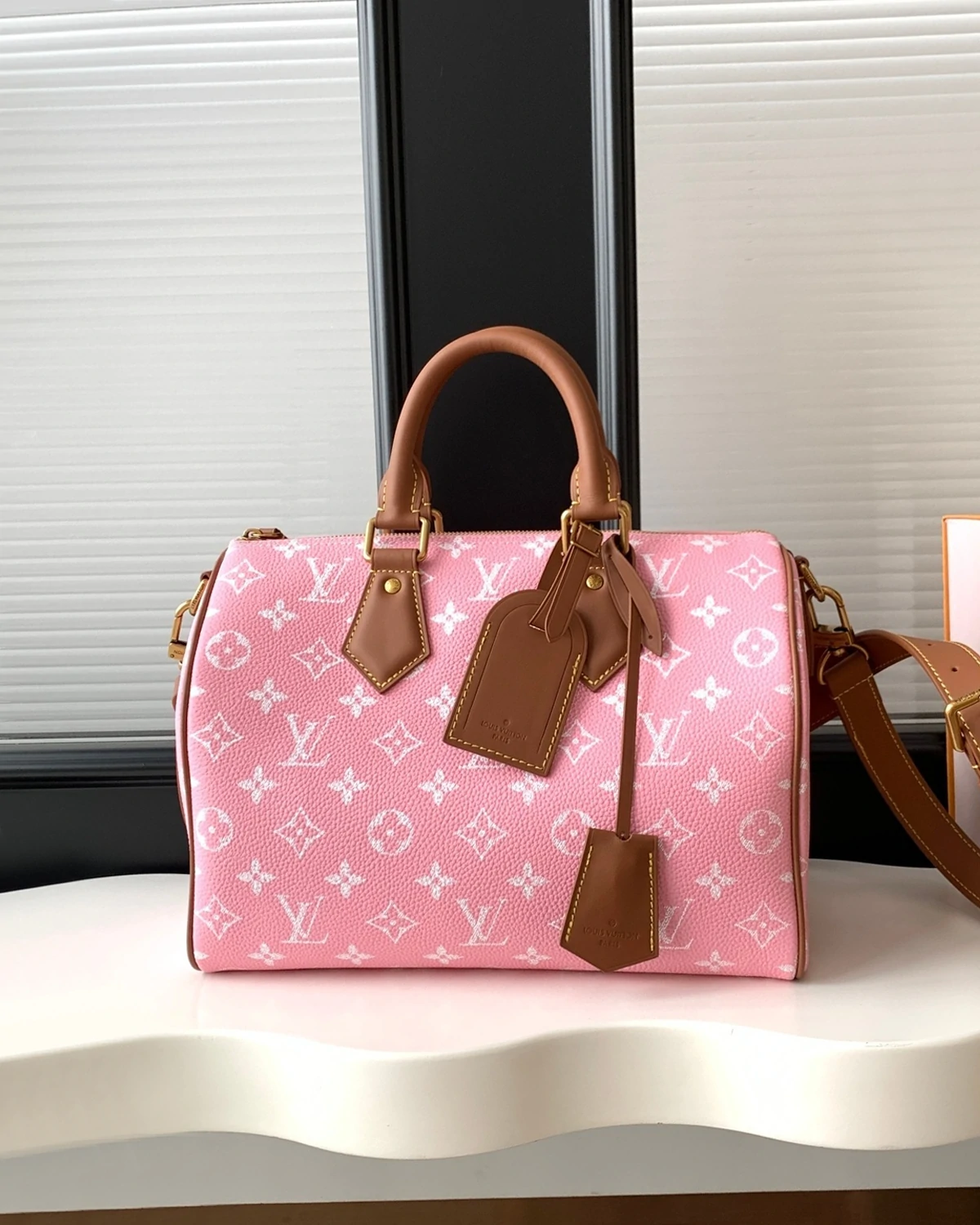 Speedy P9 Bandoulière 30 “Pink Sakura”