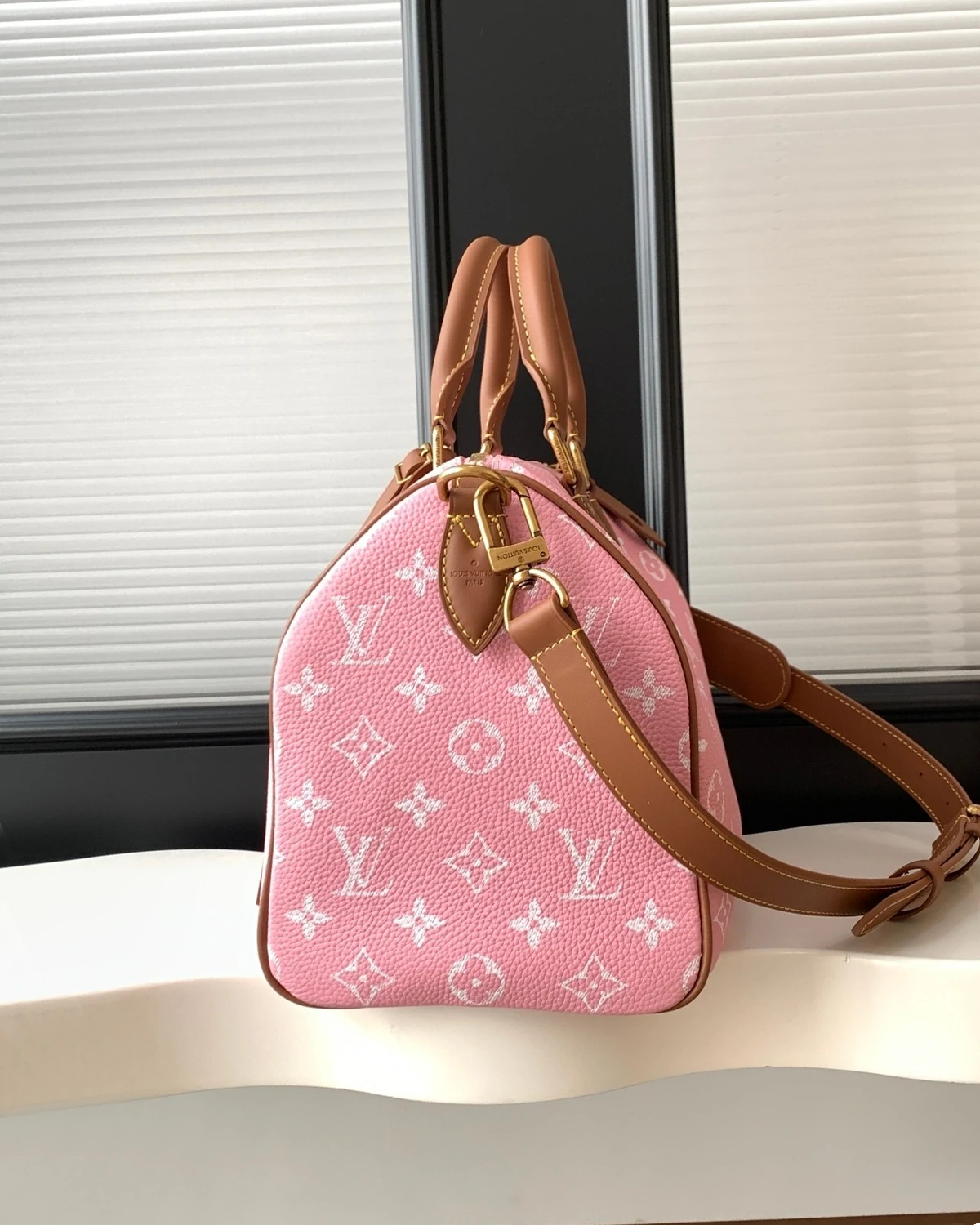 Speedy P9 Bandoulière 30 “Pink Sakura”