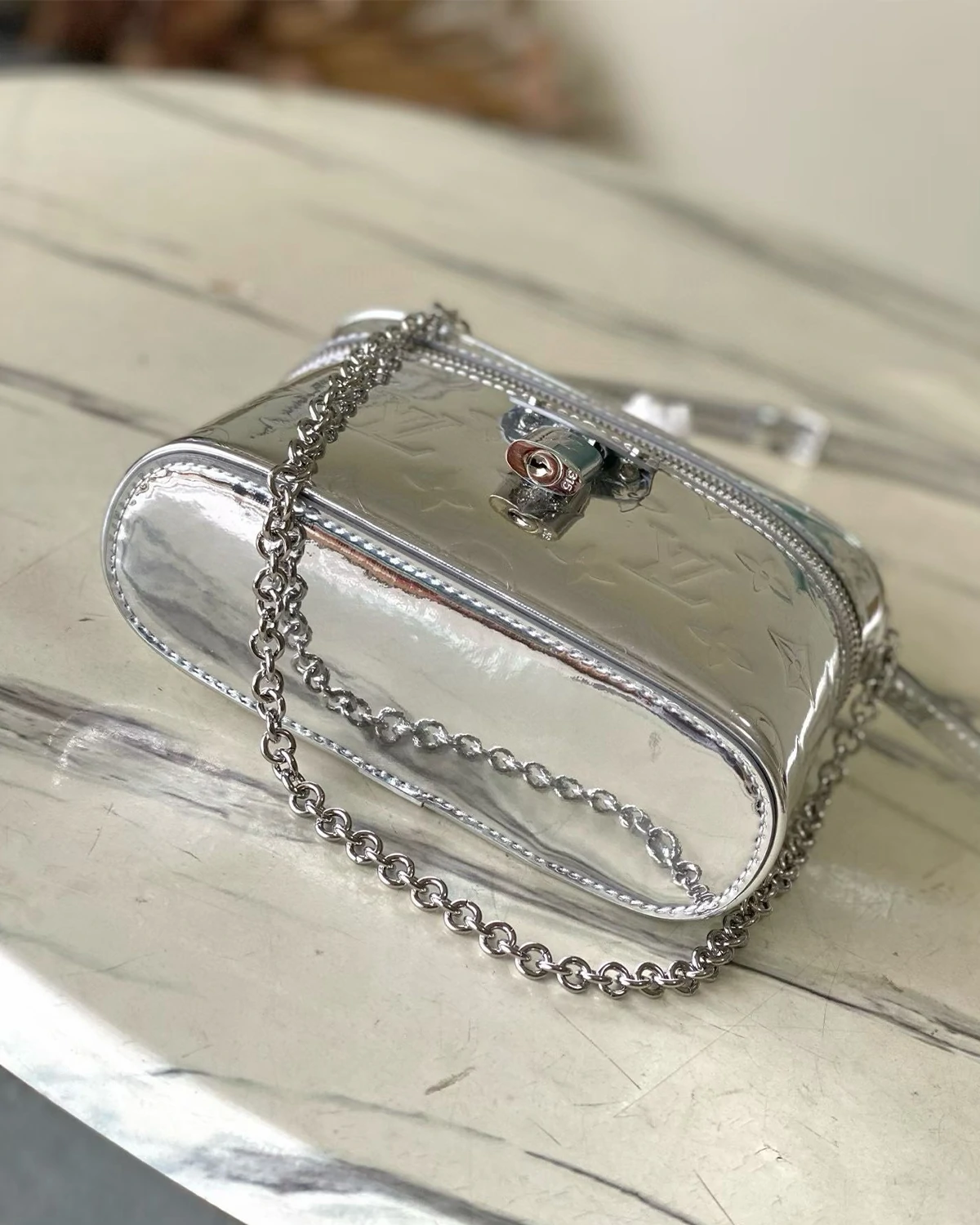 Vanity Chain Pouch “Silver”