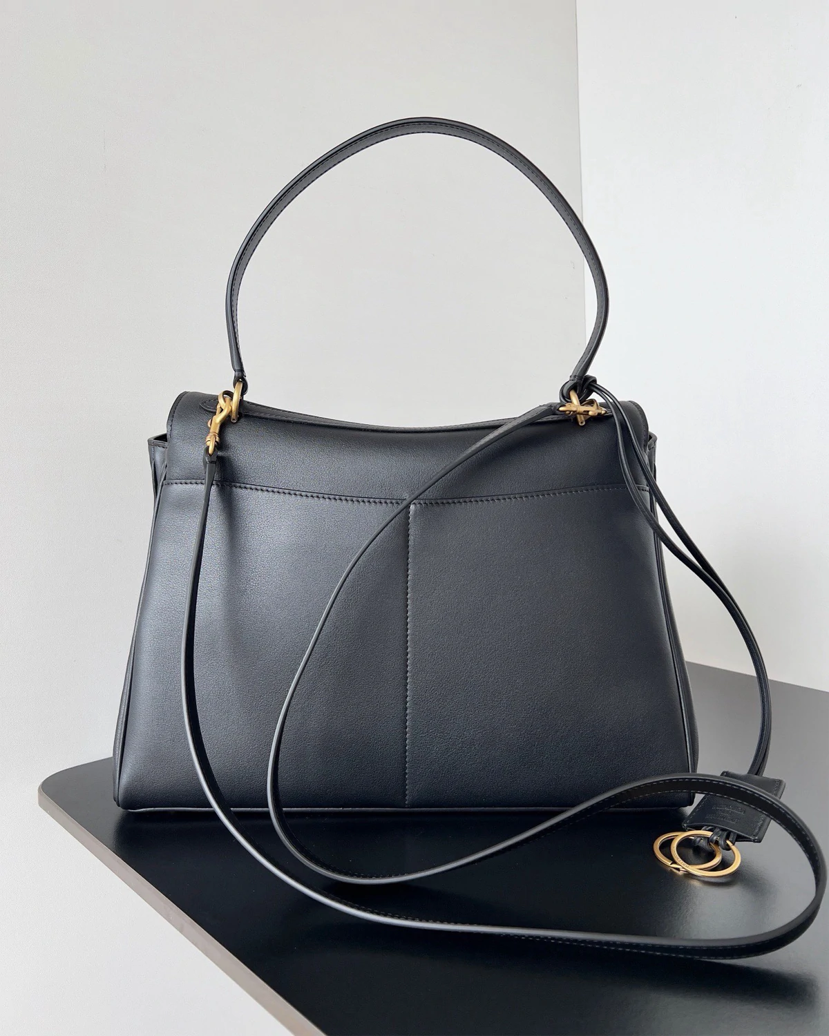 women's-rodeo-medium-handbag-black