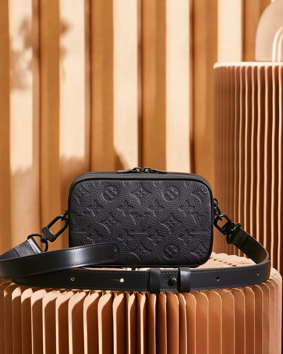 alpha-wearable-wallet-monogram-shadow-leather-black (3) Alpha Wearable Wallet “Monogram Shadow Leather Black”