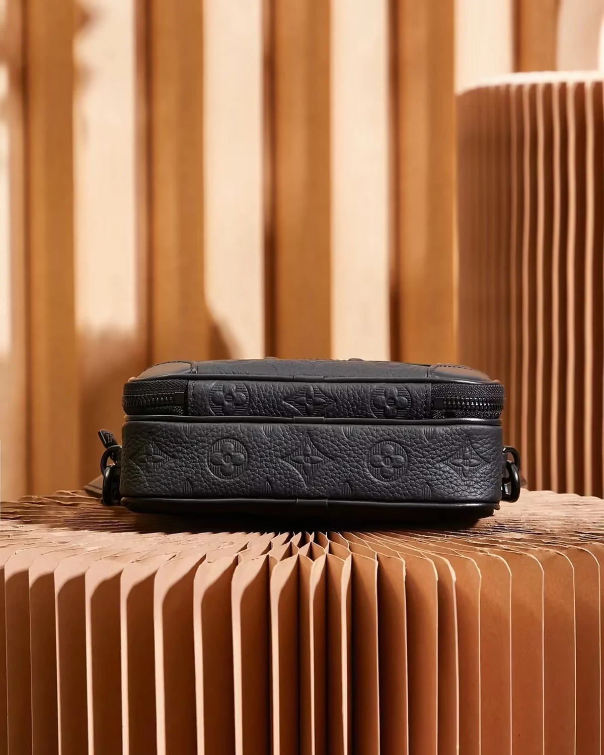 alpha-wearable-wallet-monogram-shadow-leather-black (7) Alpha Wearable Wallet “Monogram Shadow Leather Black”