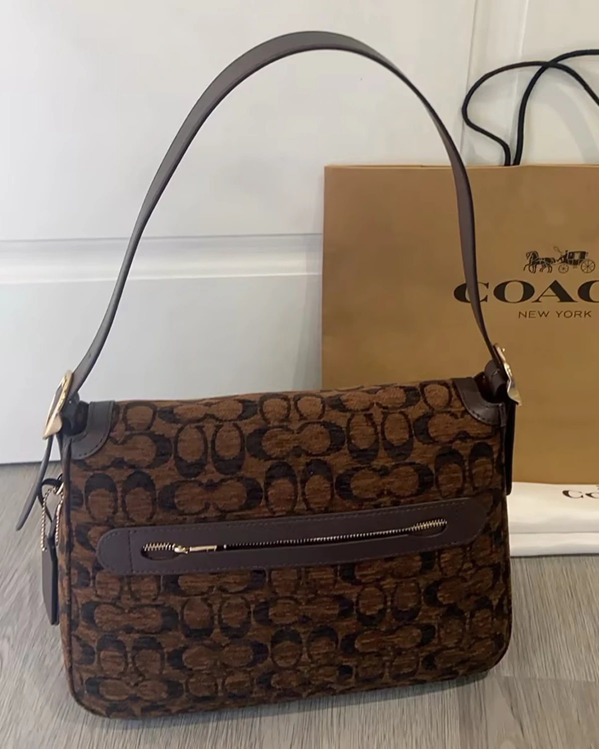 etta-flap-shoulder-bag