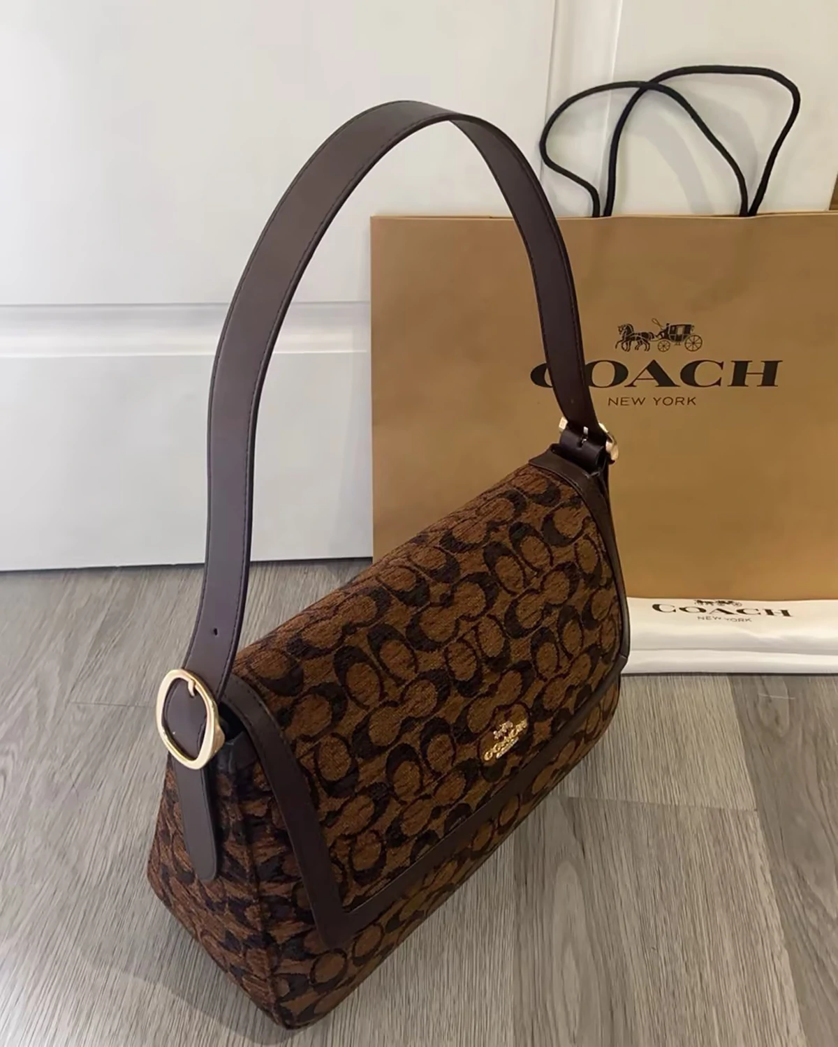 etta-flap-shoulder-bag