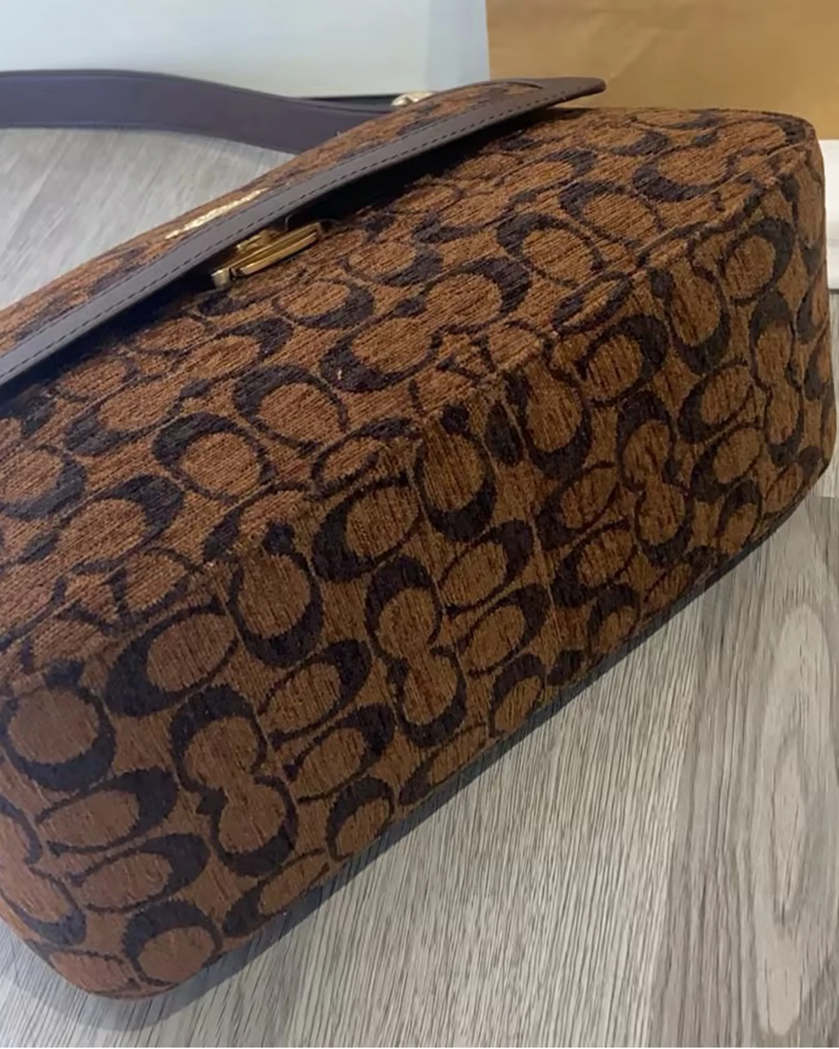 etta-flap-shoulder-bag