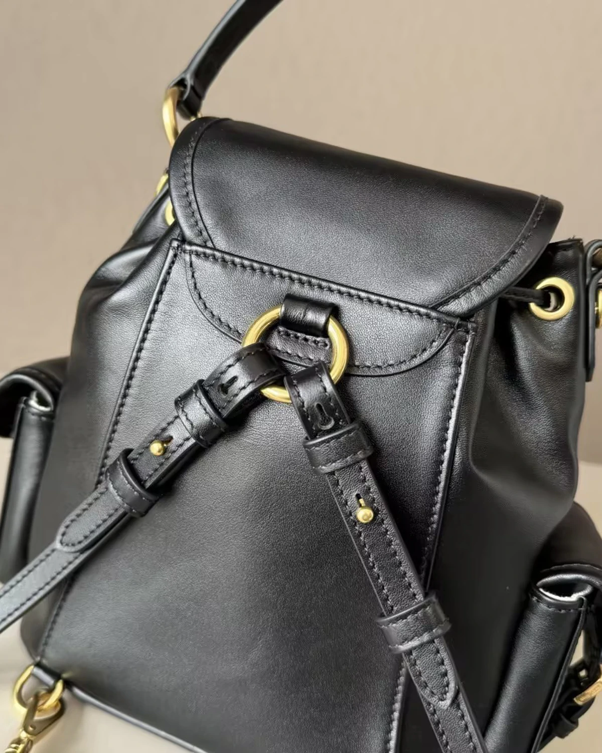 leather-backpack - classic-black (1)