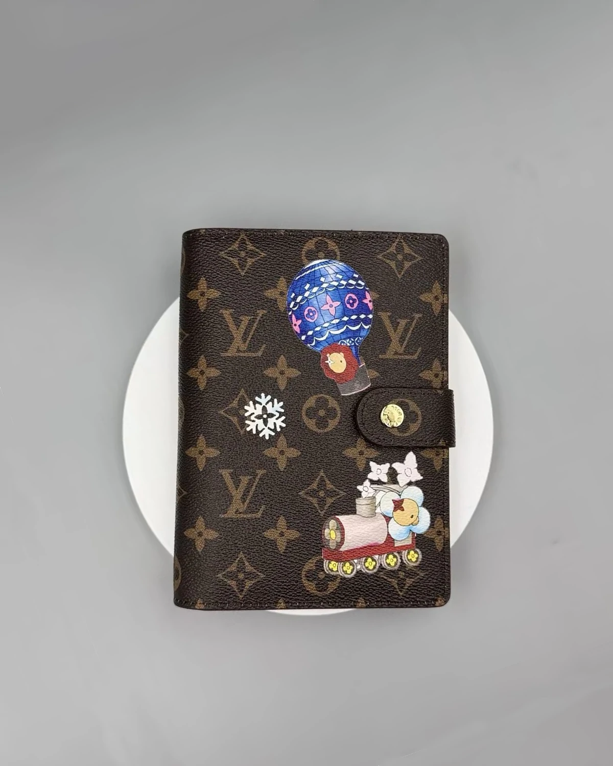 Medium-sized ring binder notebook cover