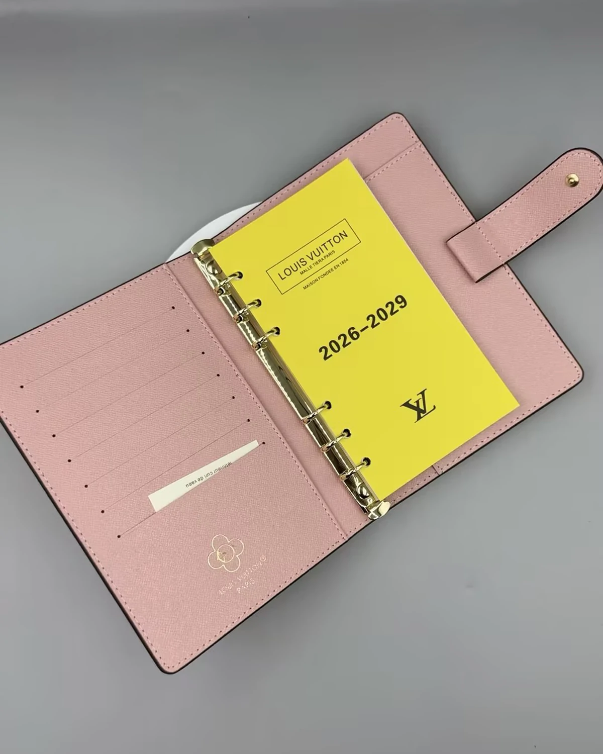 Medium-sized ring binder notebook cover