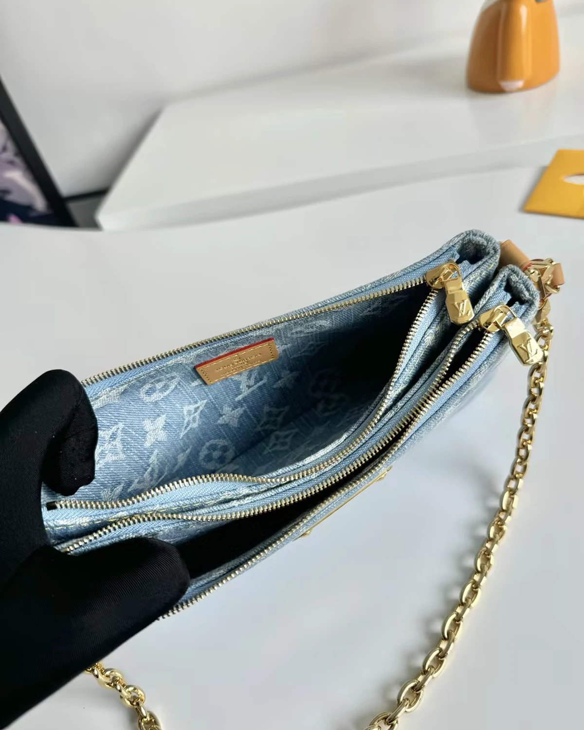 monogram-denim-liv-pochette-sky-blue