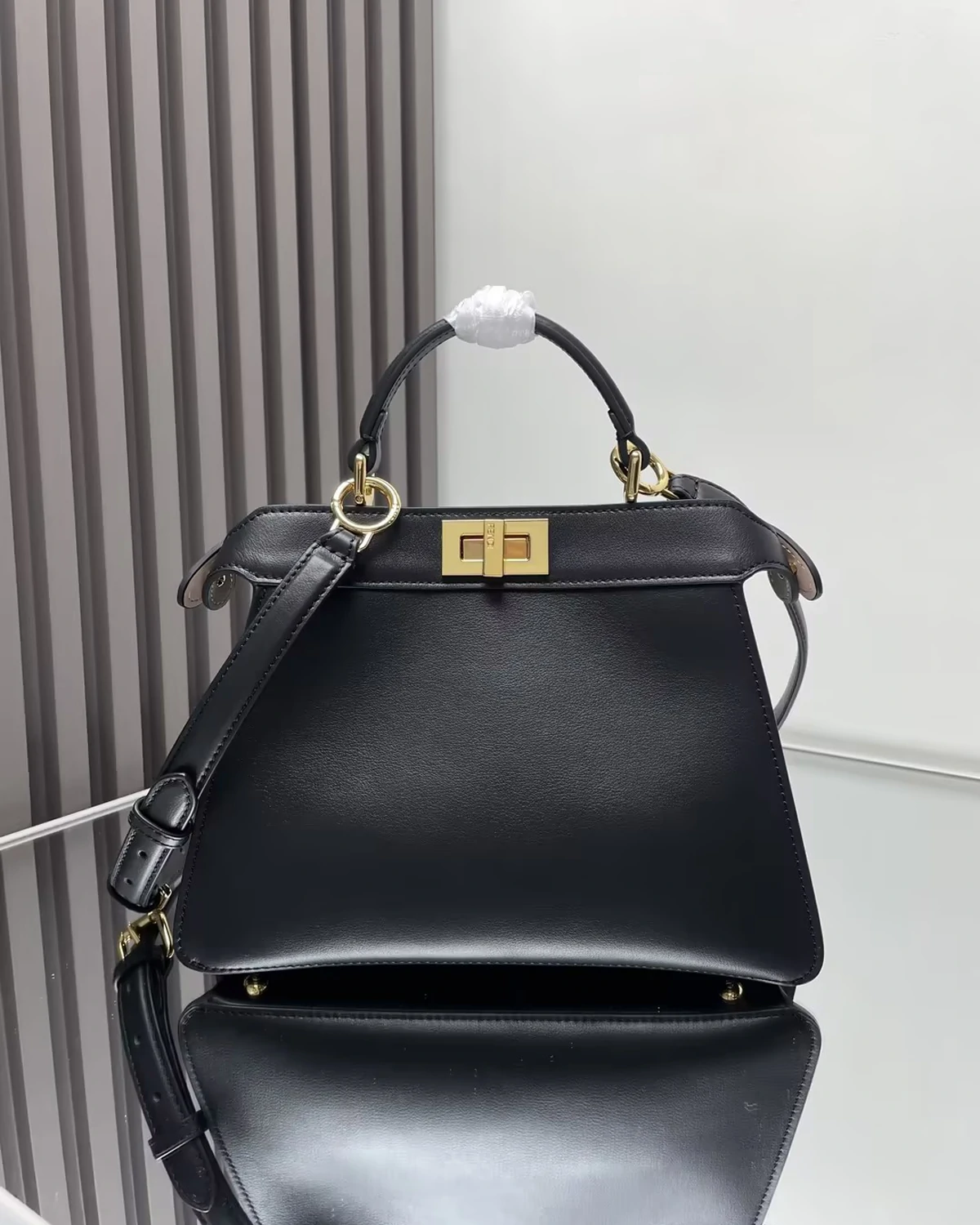 Peekaboo ISeeU Small “Black”