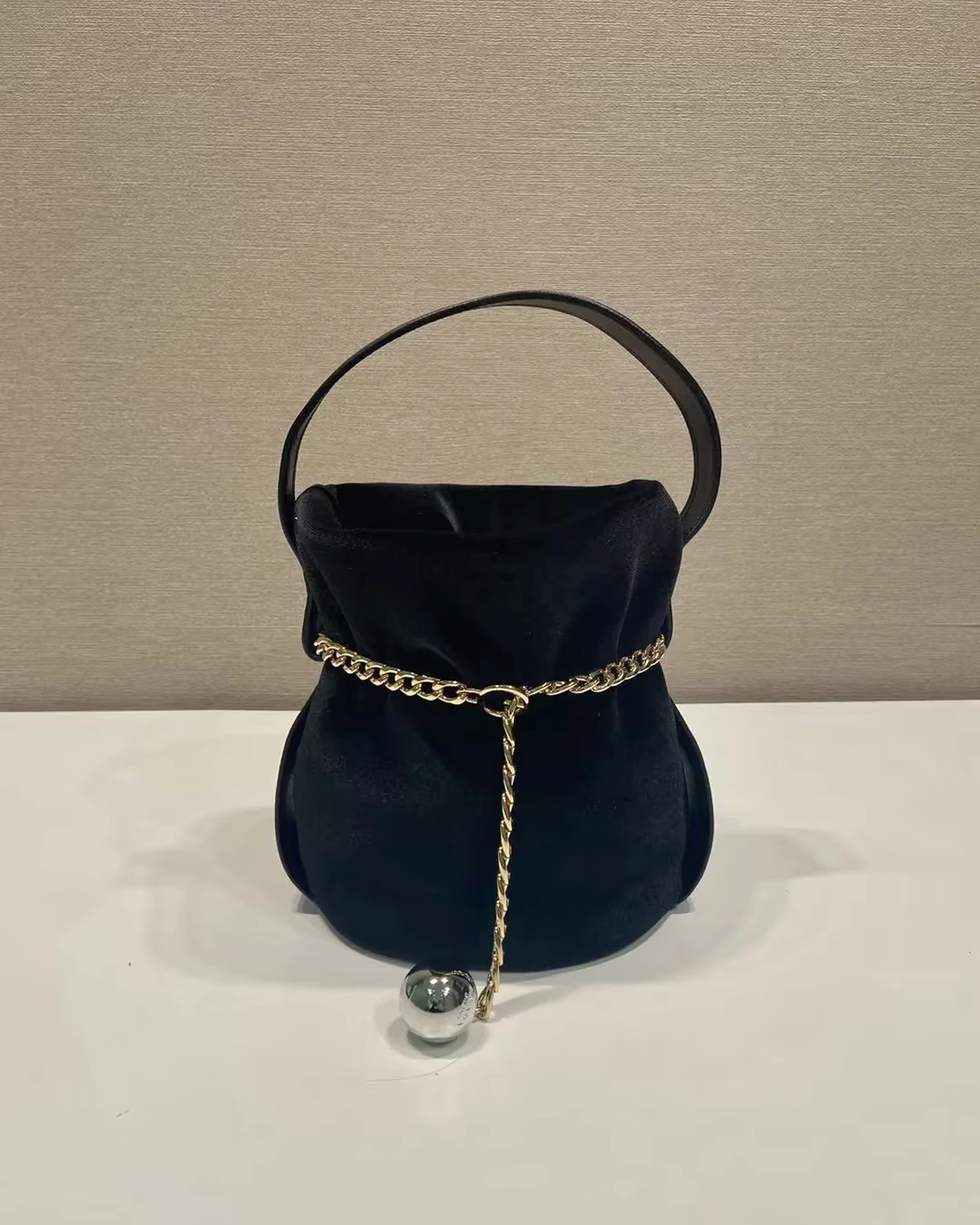 petit-sac-noir-mini-velvet-and-nappa-leather-bucket-bag-black (4) Petit Sac Noir mini velvet and nappa leather bucket bag “Black”