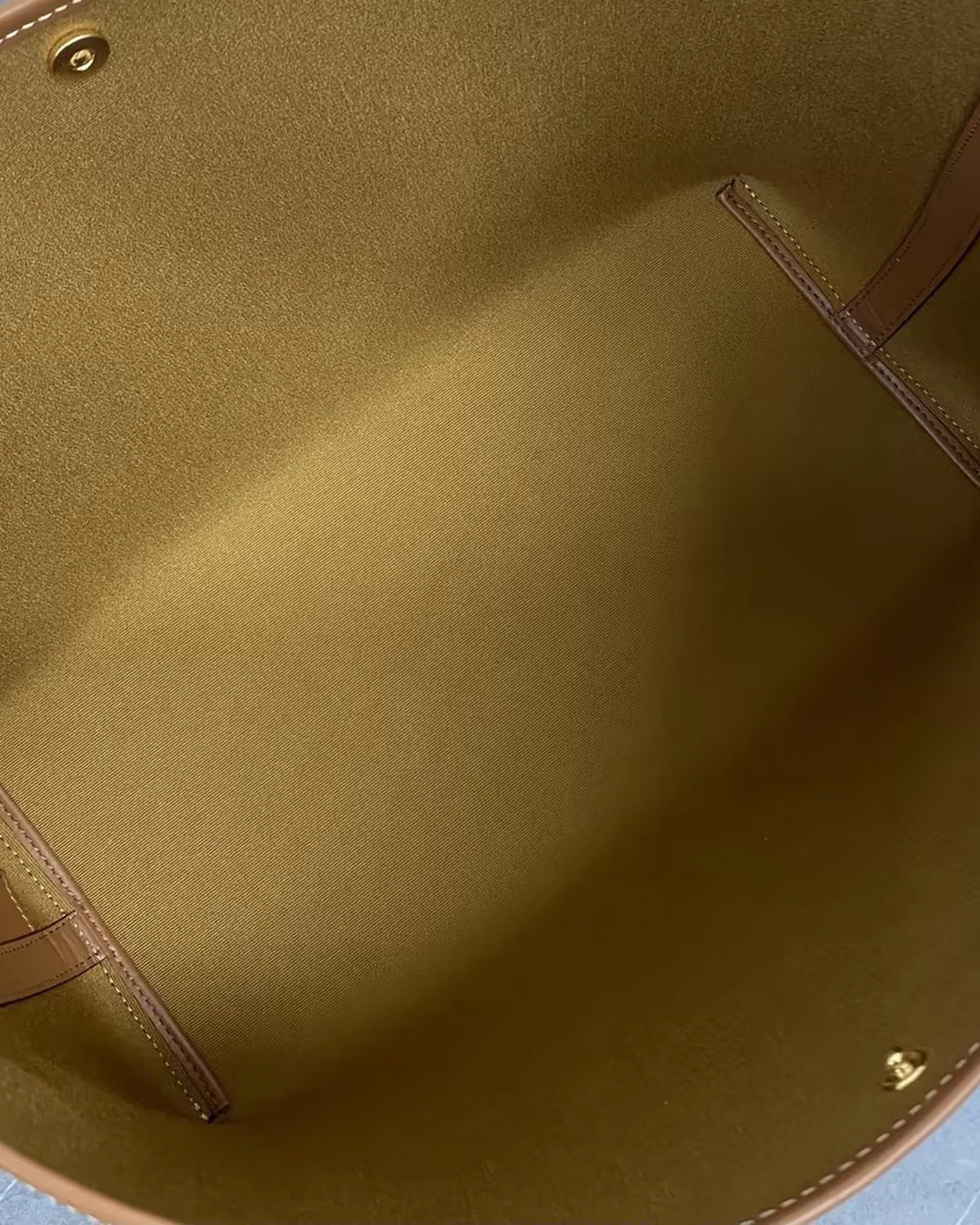 Printed and soft cowhide shopping bag