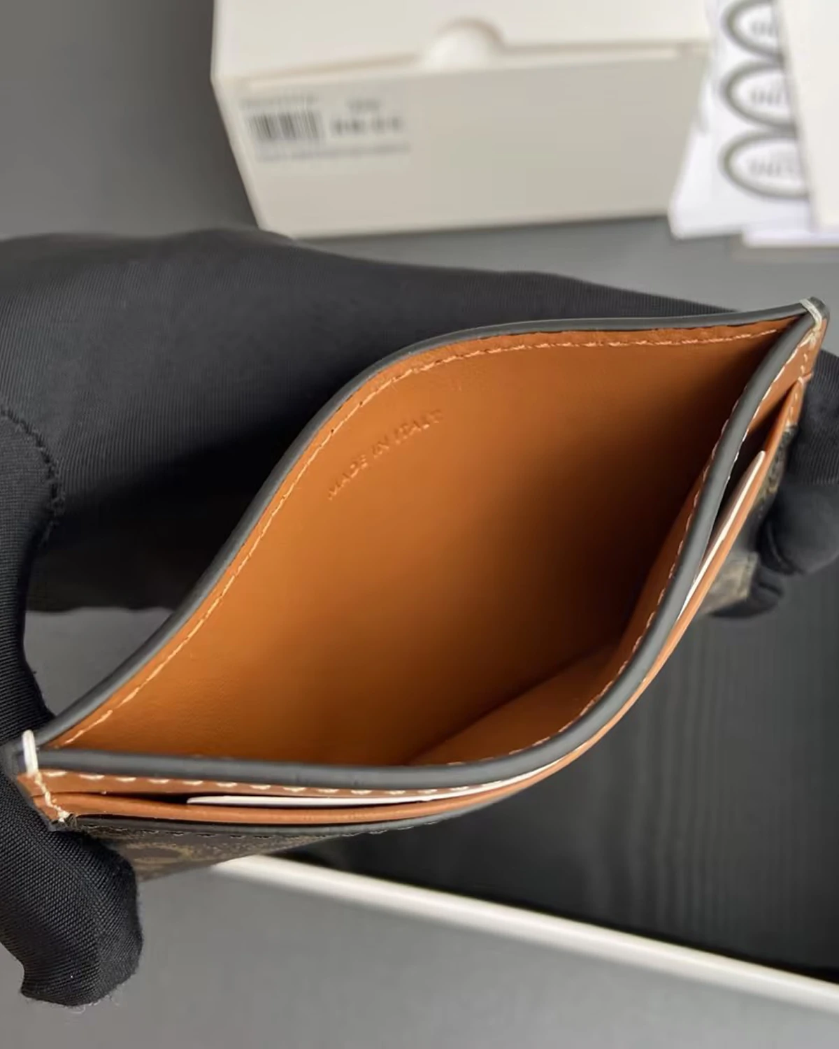 triumph-logo-print-card-holder (1)