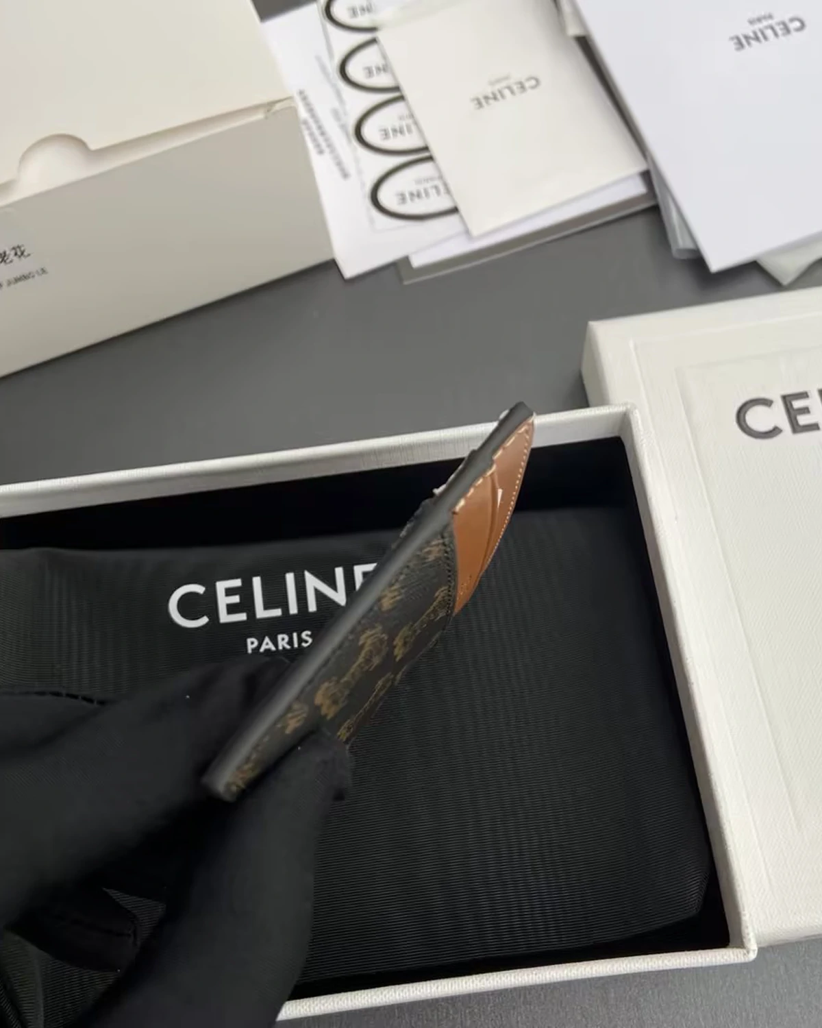 triumph-logo-print-card-holder (1)