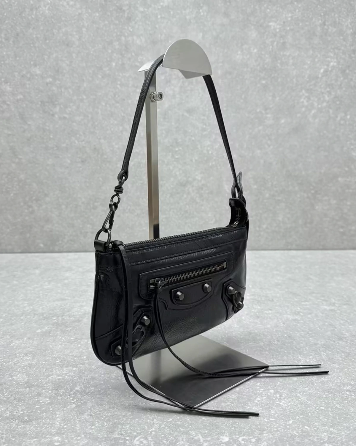 Women's Le City Pouch On Strap in Black