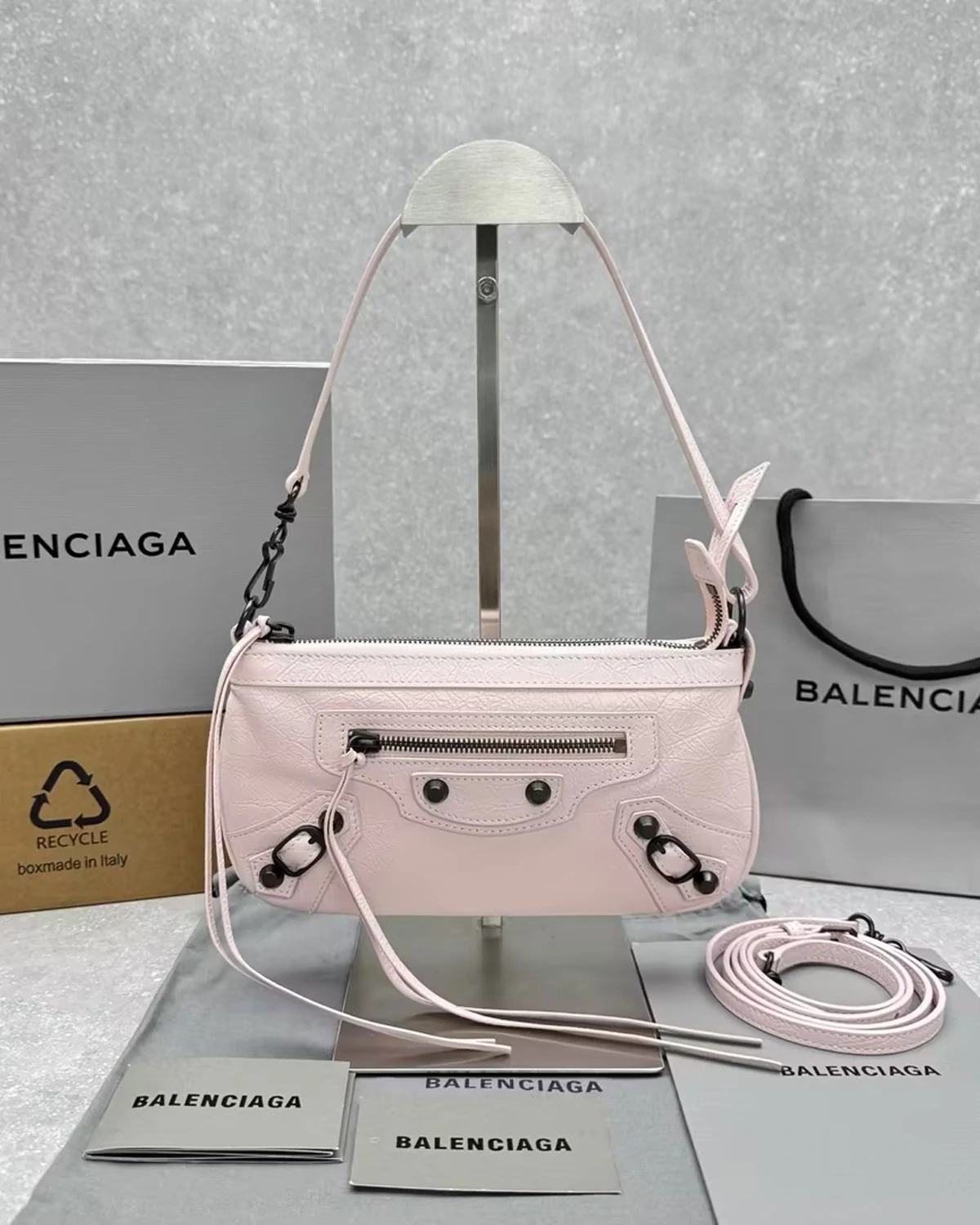 Women's Le City Pouch On Strap in Petal Pink