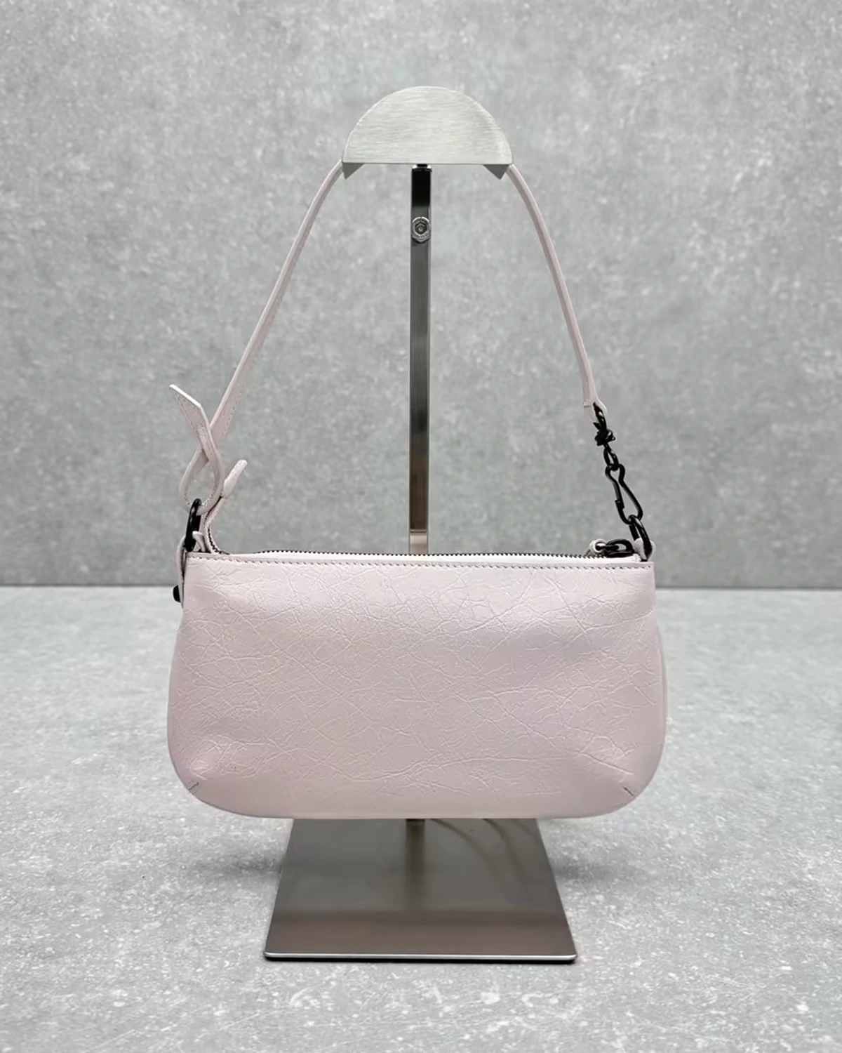Women's Le City Pouch On Strap in Petal Pink