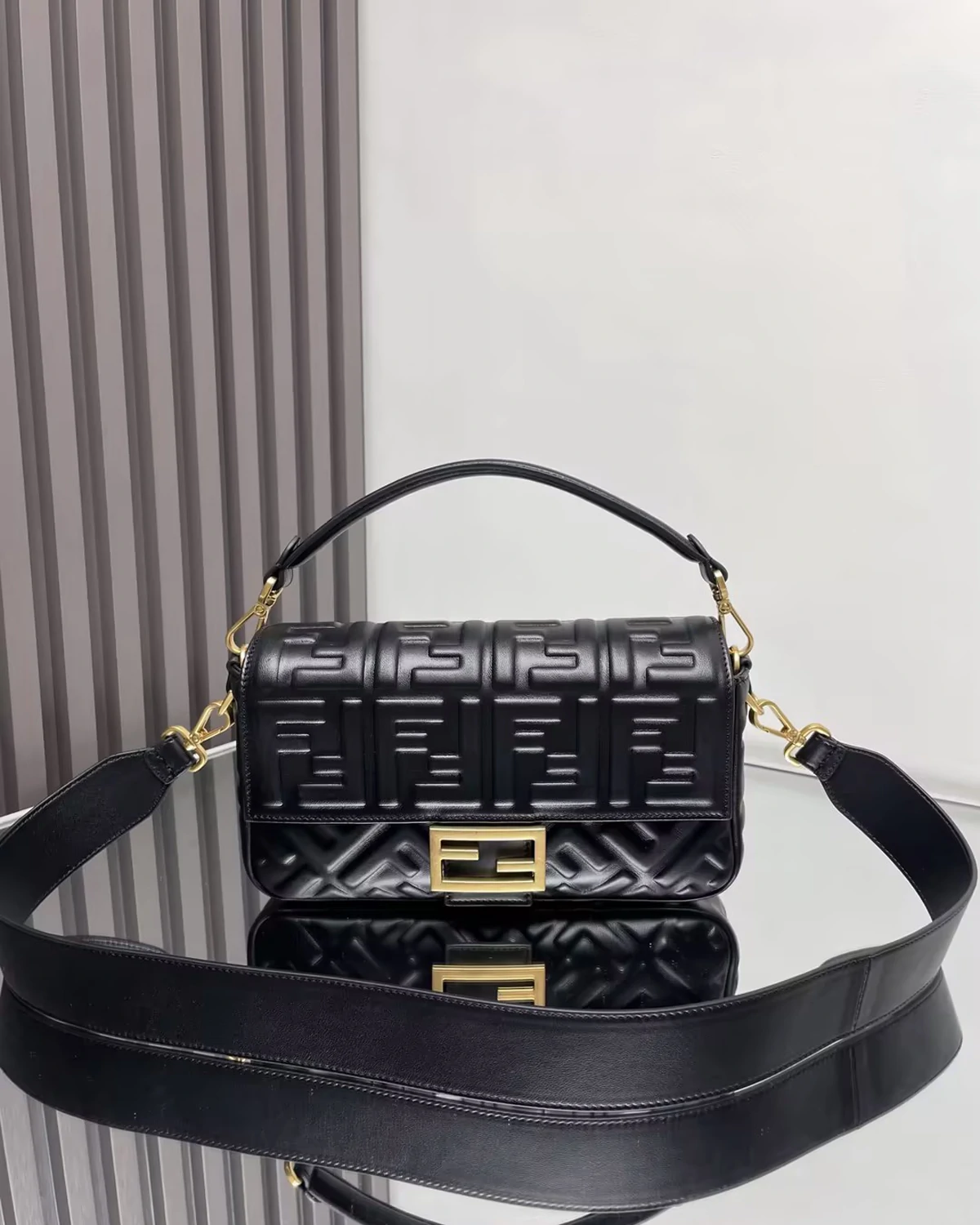 baguette-bag-nappa-black-ghw