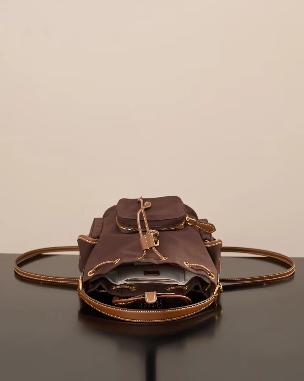 canvas-and-leather-backpack (1)