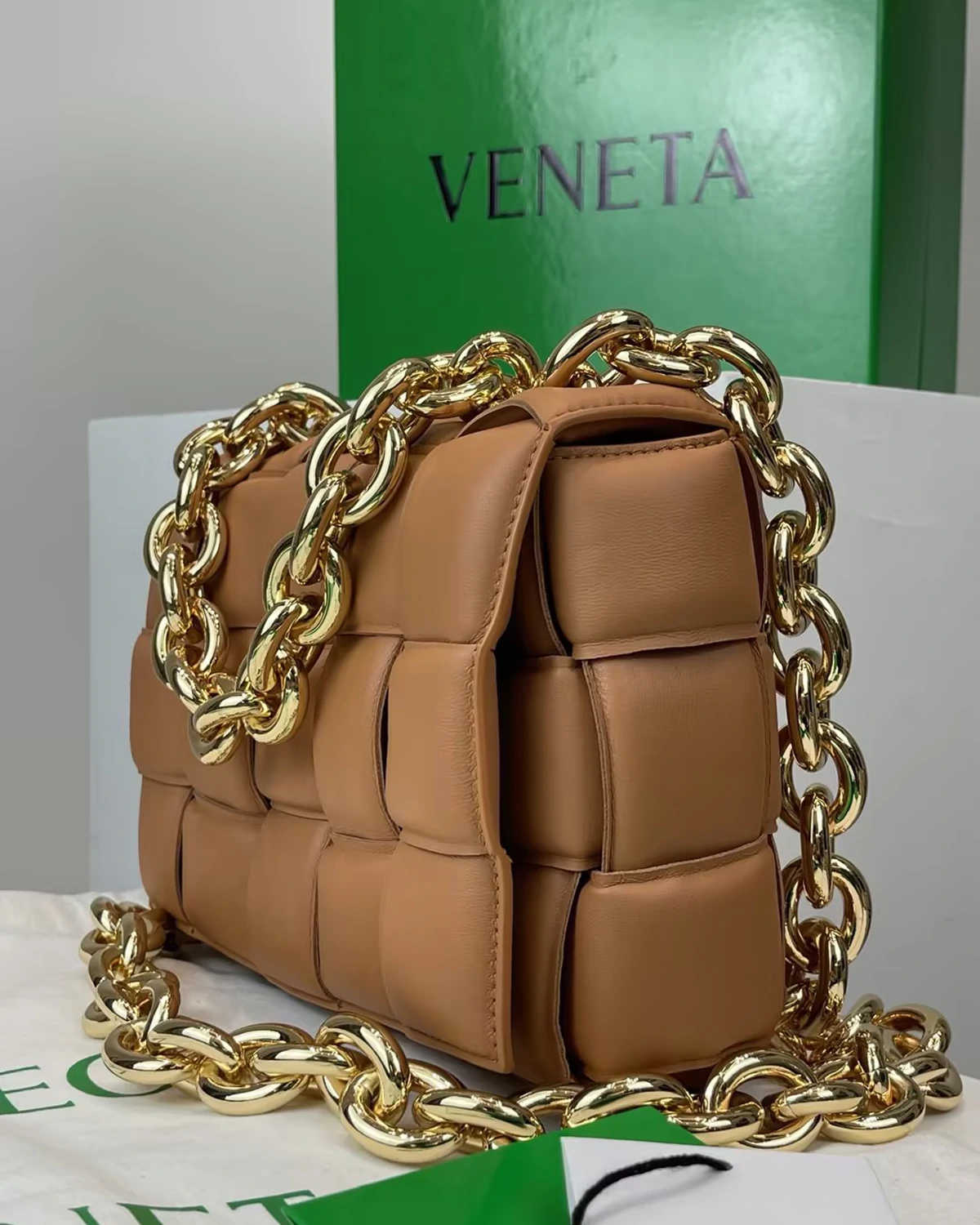 chain-cassette-crossbody-bag-camel