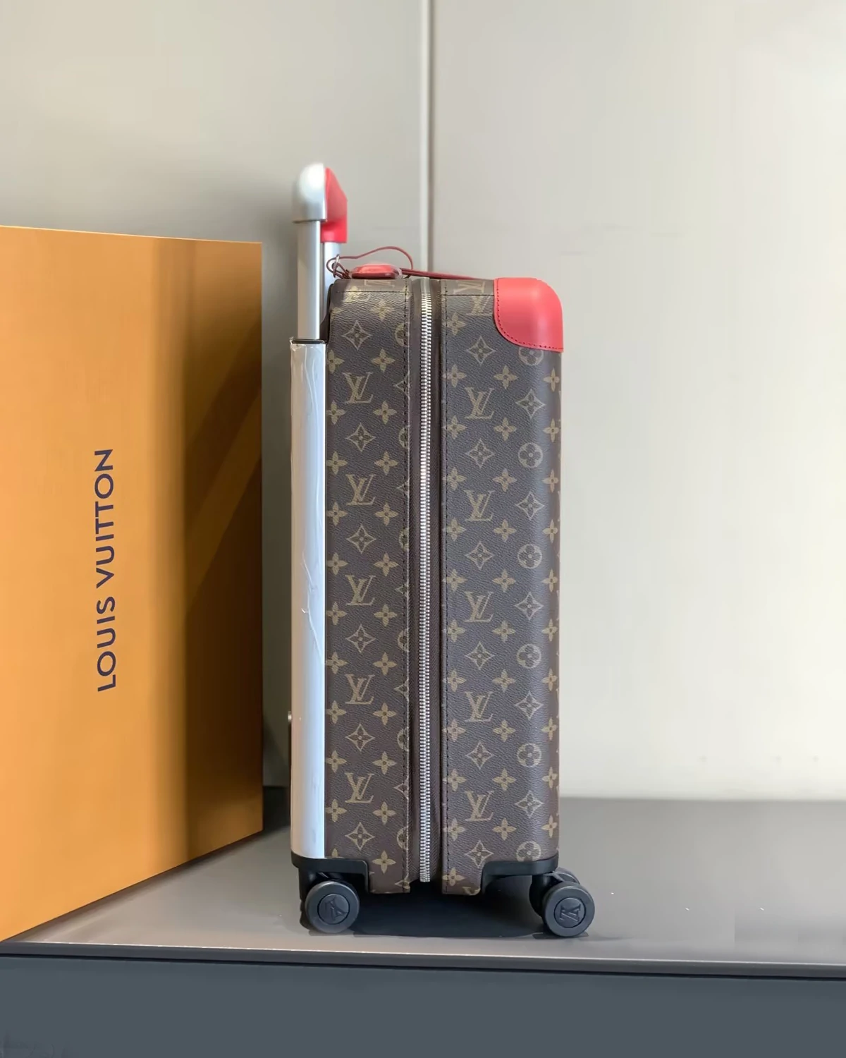 Horizon 55 “Coquelicot Red”