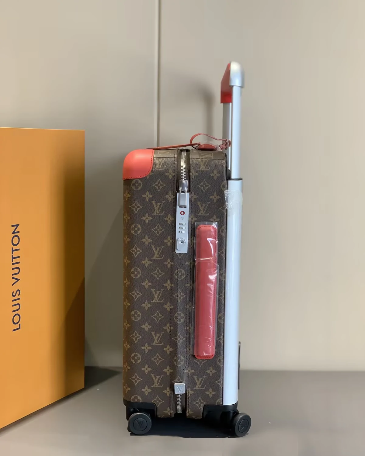 Horizon 55 “Coquelicot Red”