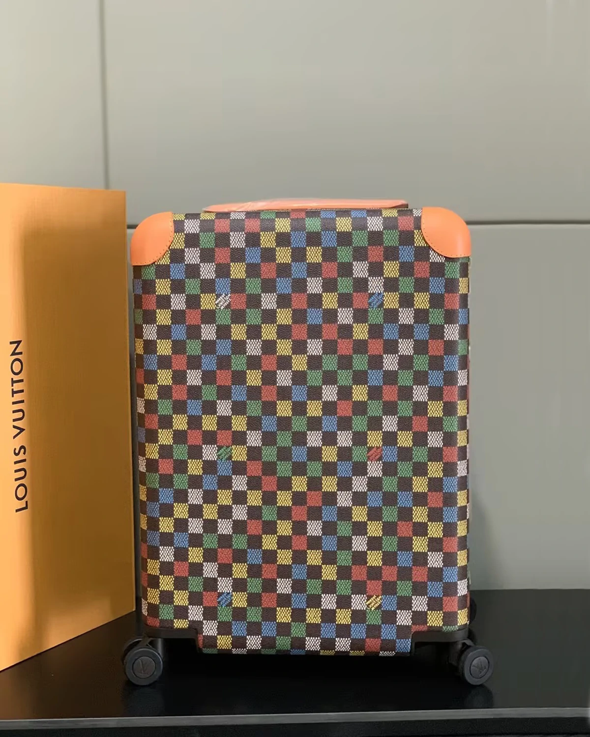 Horizon 55 “Damier Ebene Canvas”